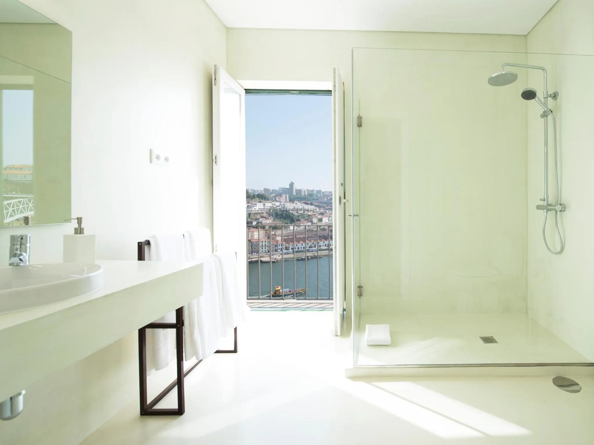 Bathroom in Arco Apartments