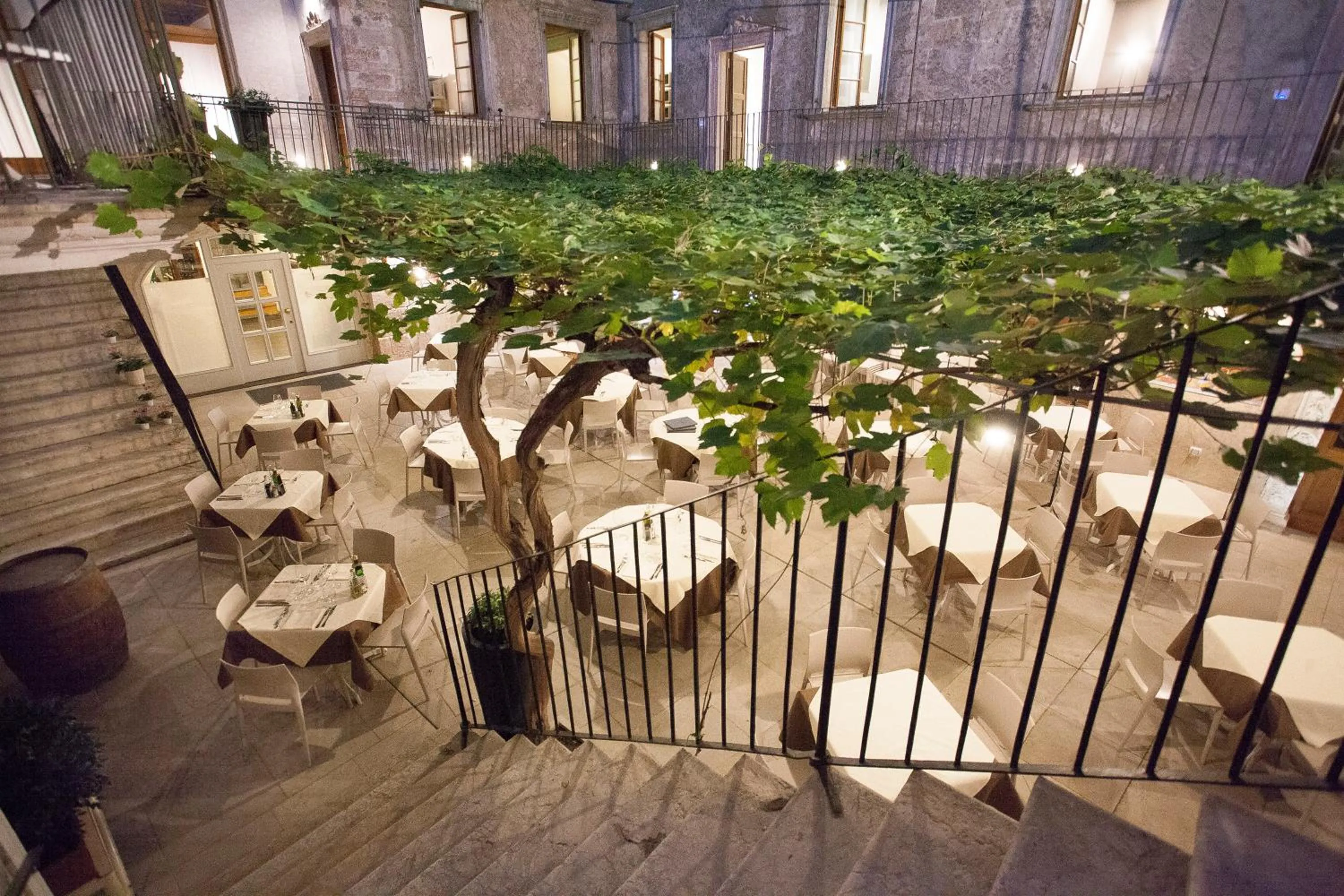 Inner courtyard view in Casa Alla Lega