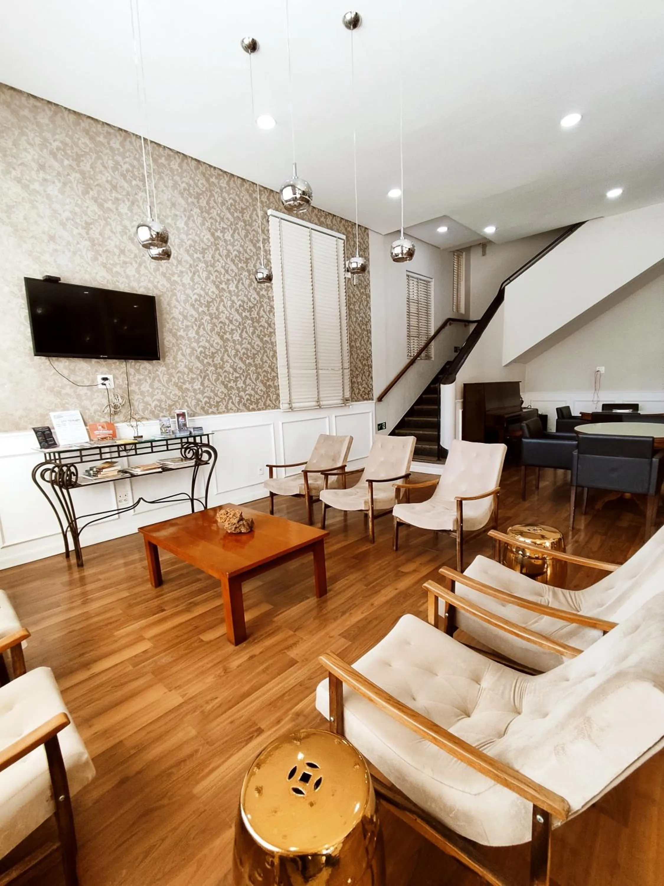 Lobby or reception in MOVA Hotel D'oeste - Localizado em frente a Praça Principal da Cidade, na área Central - Pé na Praça