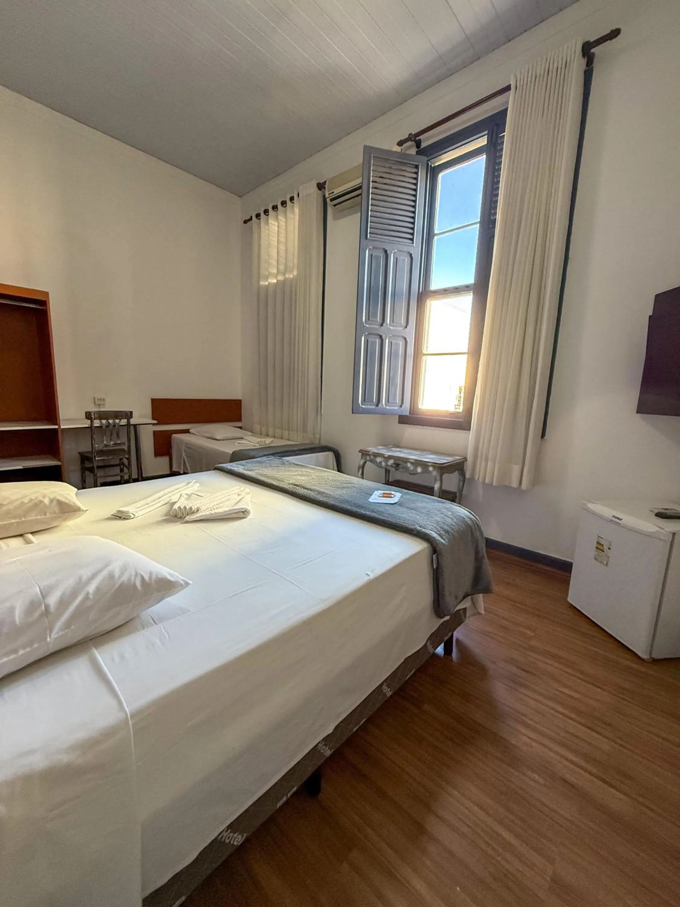 Bedroom, Bed in MOVA Hotel D'oeste - Localizado em frente a Praça Principal da Cidade, na área Central - Pé na Praça