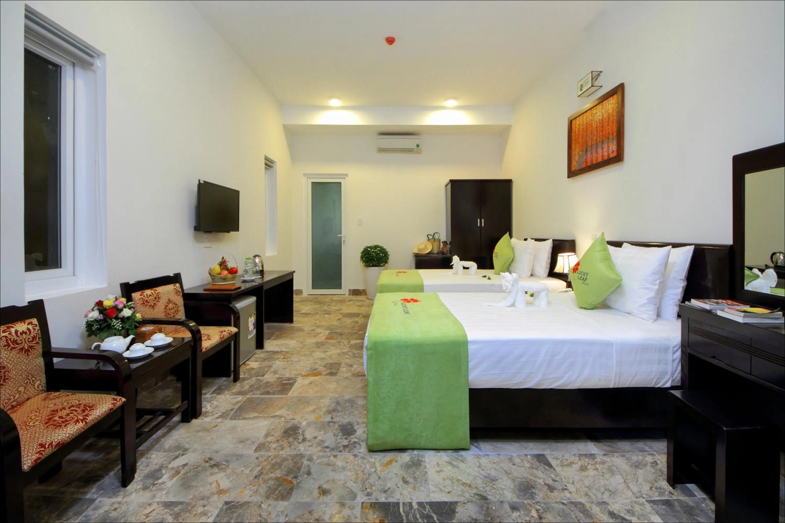 Toilet, Bed in Lucky Leaf Hoian Villa