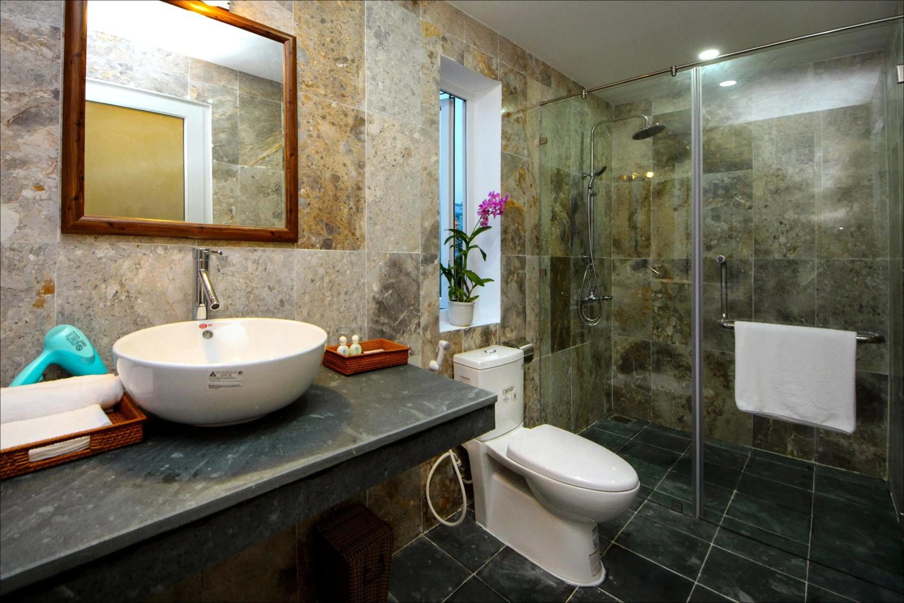 Shower in Lucky Leaf Hoian Villa