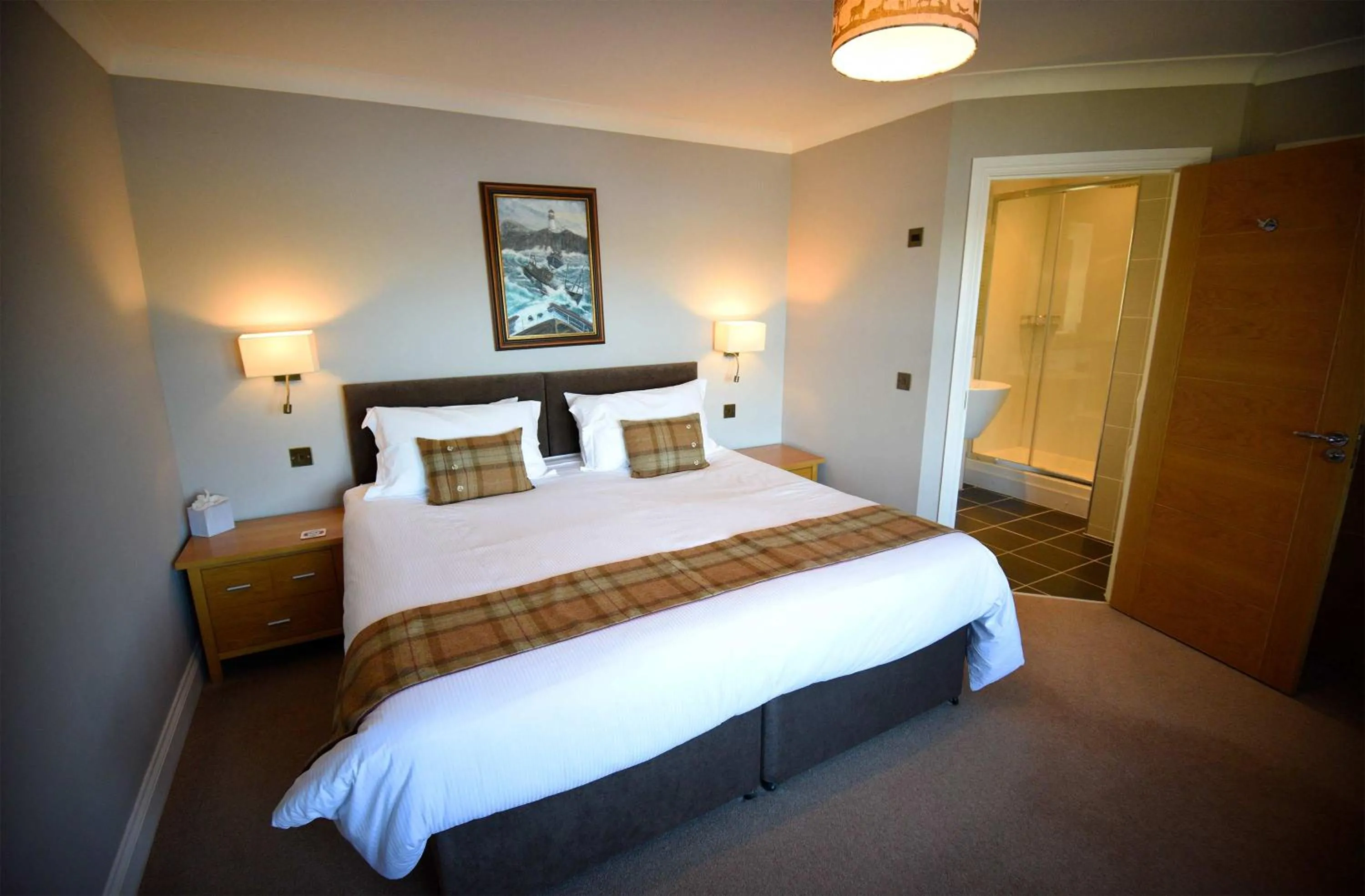 Bedroom, Bed in Heatherfield House B&B