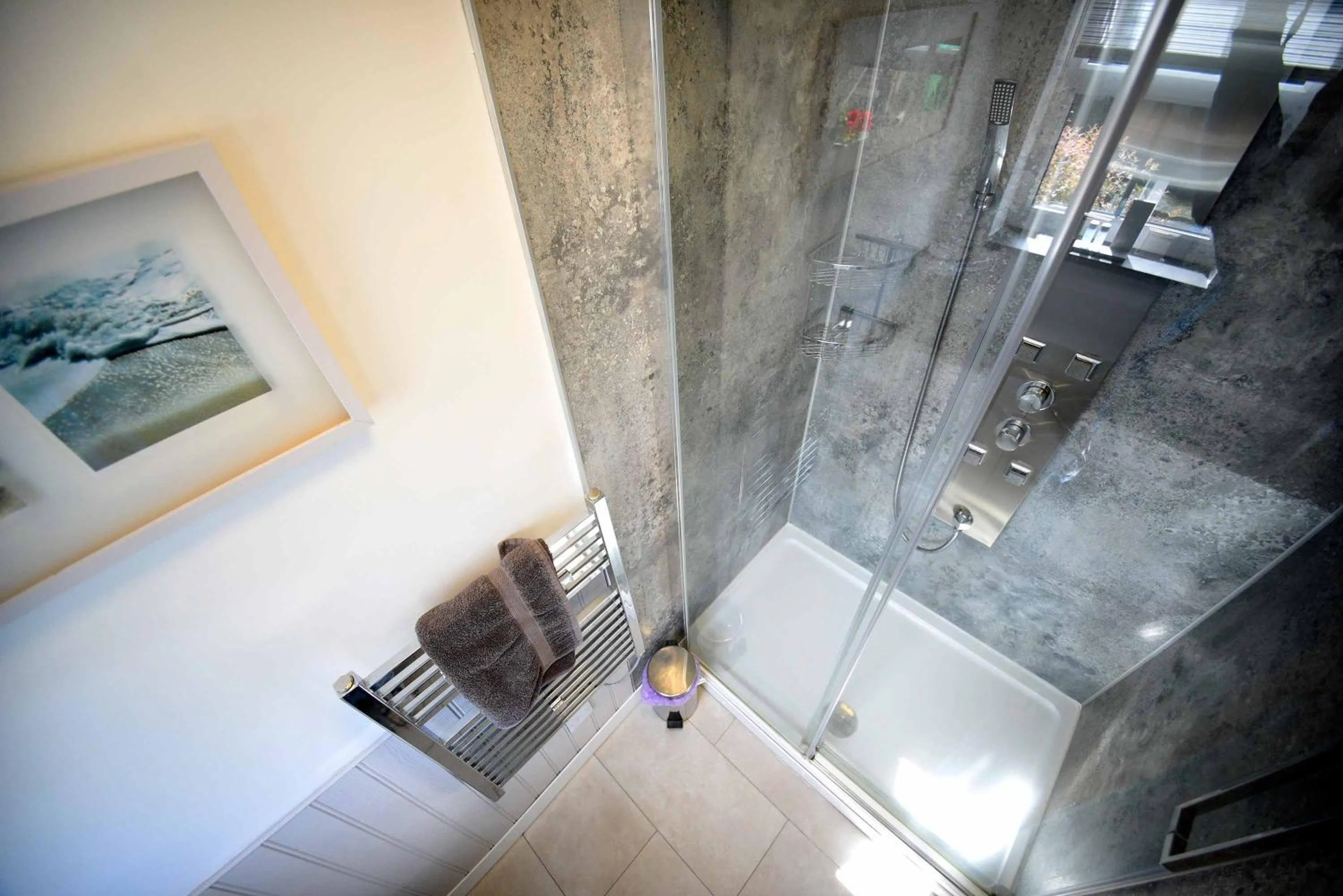 Shower in Heatherfield House B&B