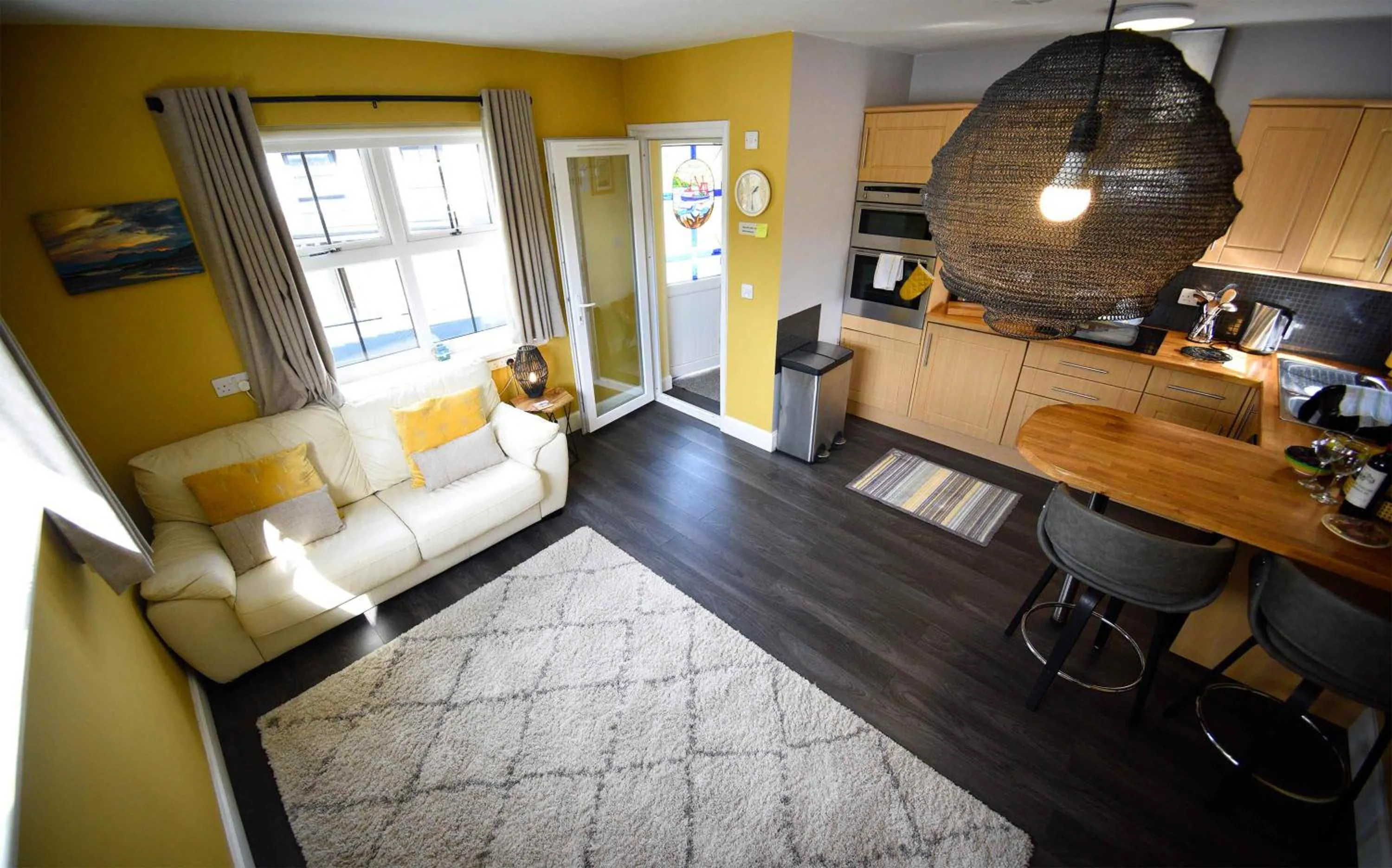 Kitchen or kitchenette in Heatherfield House B&B