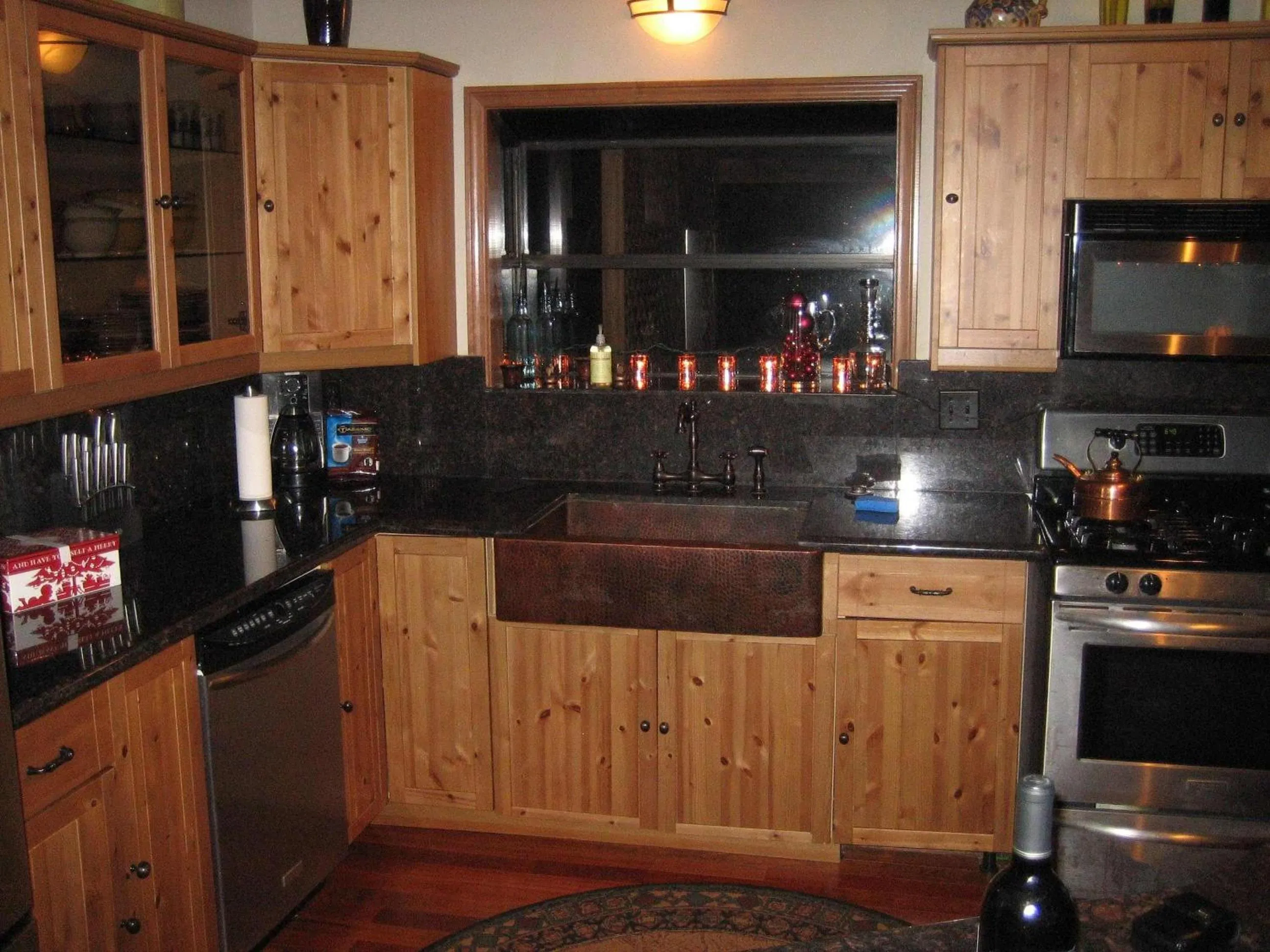 Kitchen or kitchenette in Alta Peak Vista
