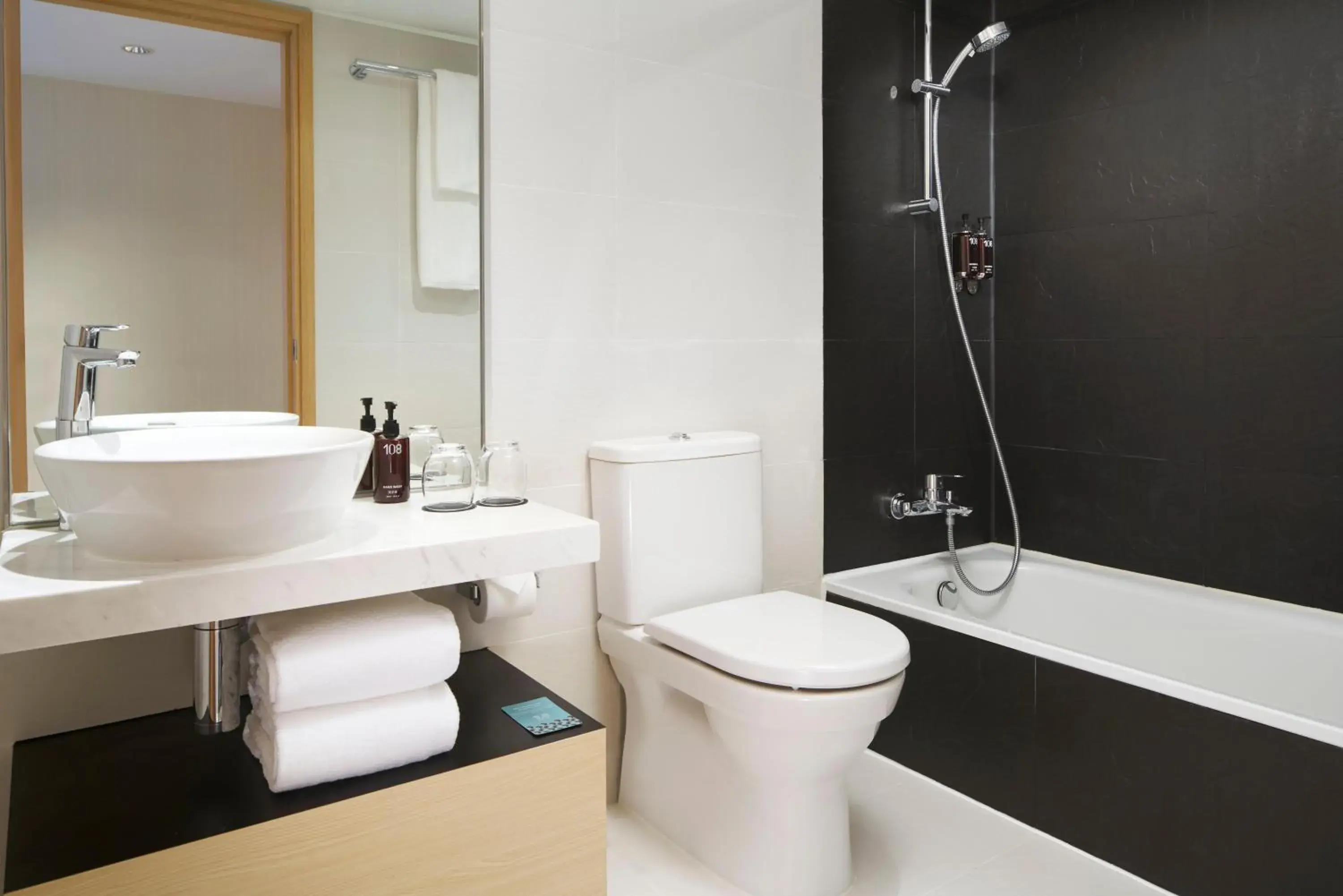 Superior Family Room in Hotel 108, Hong Kong Superior Family Room in Hotel 108, Hong Kong