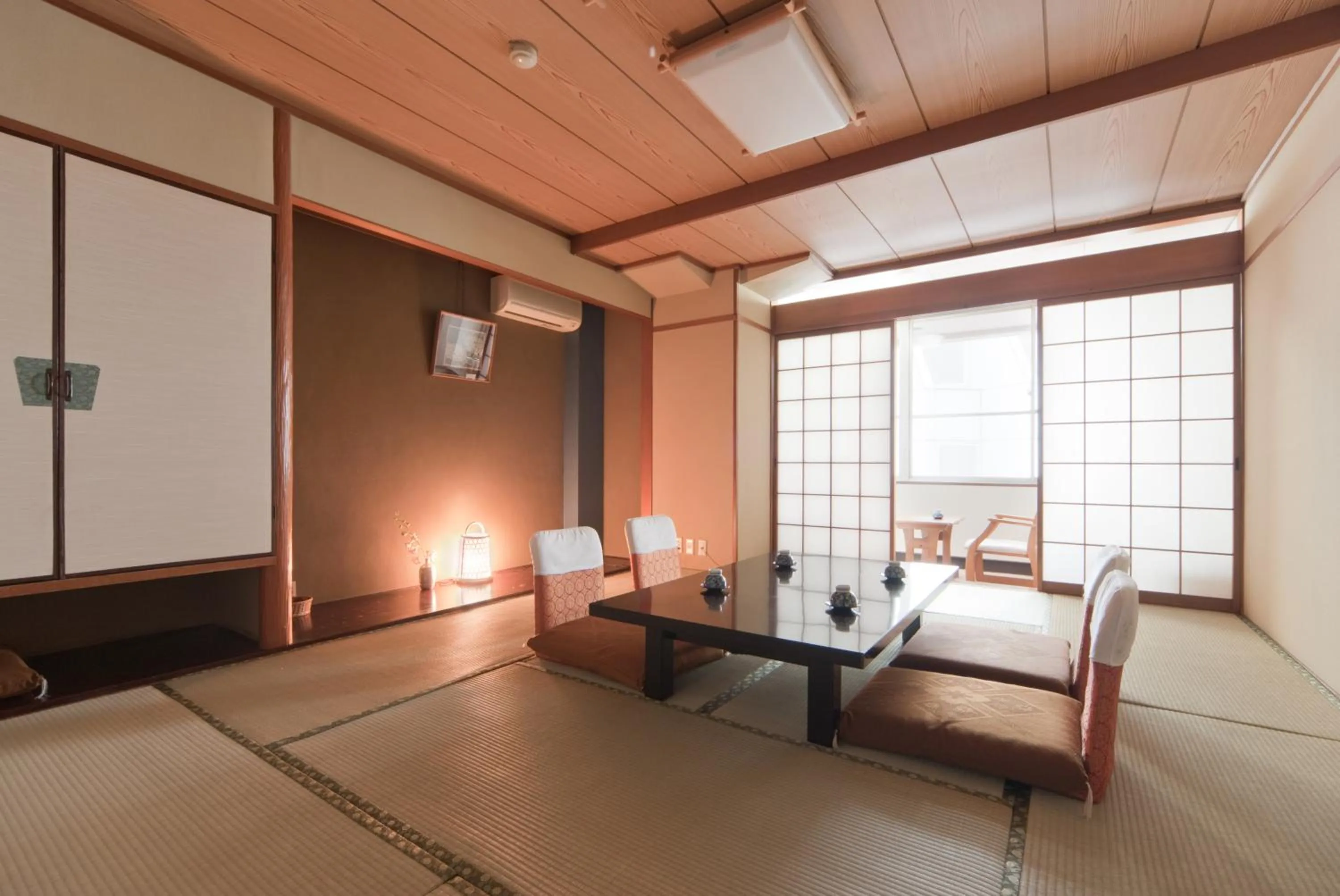 Area and facilities in Subaruyado Yoshino