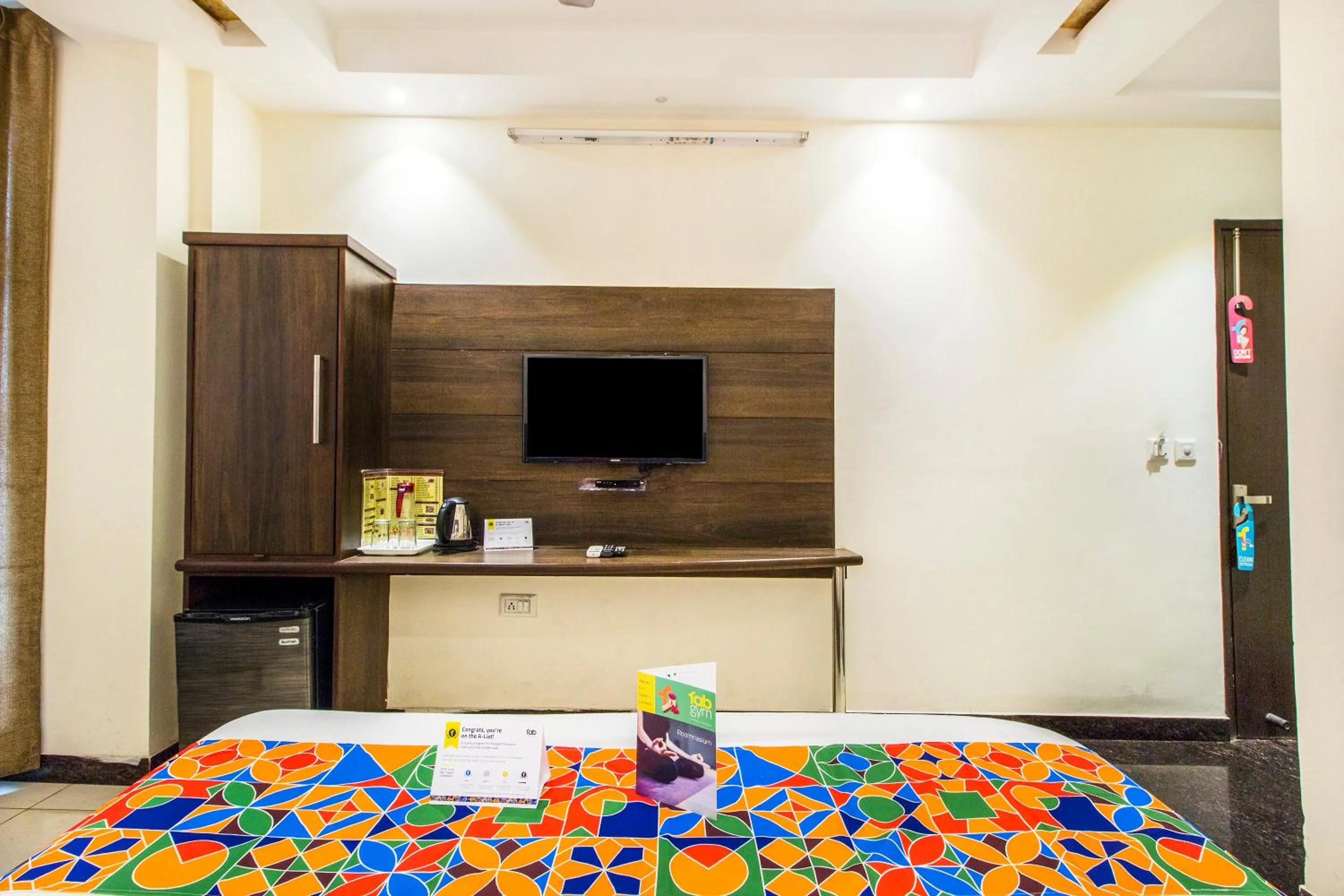 Breakfast, Bed in FabExpress Le Continental - Nr New Delhi Railway Station