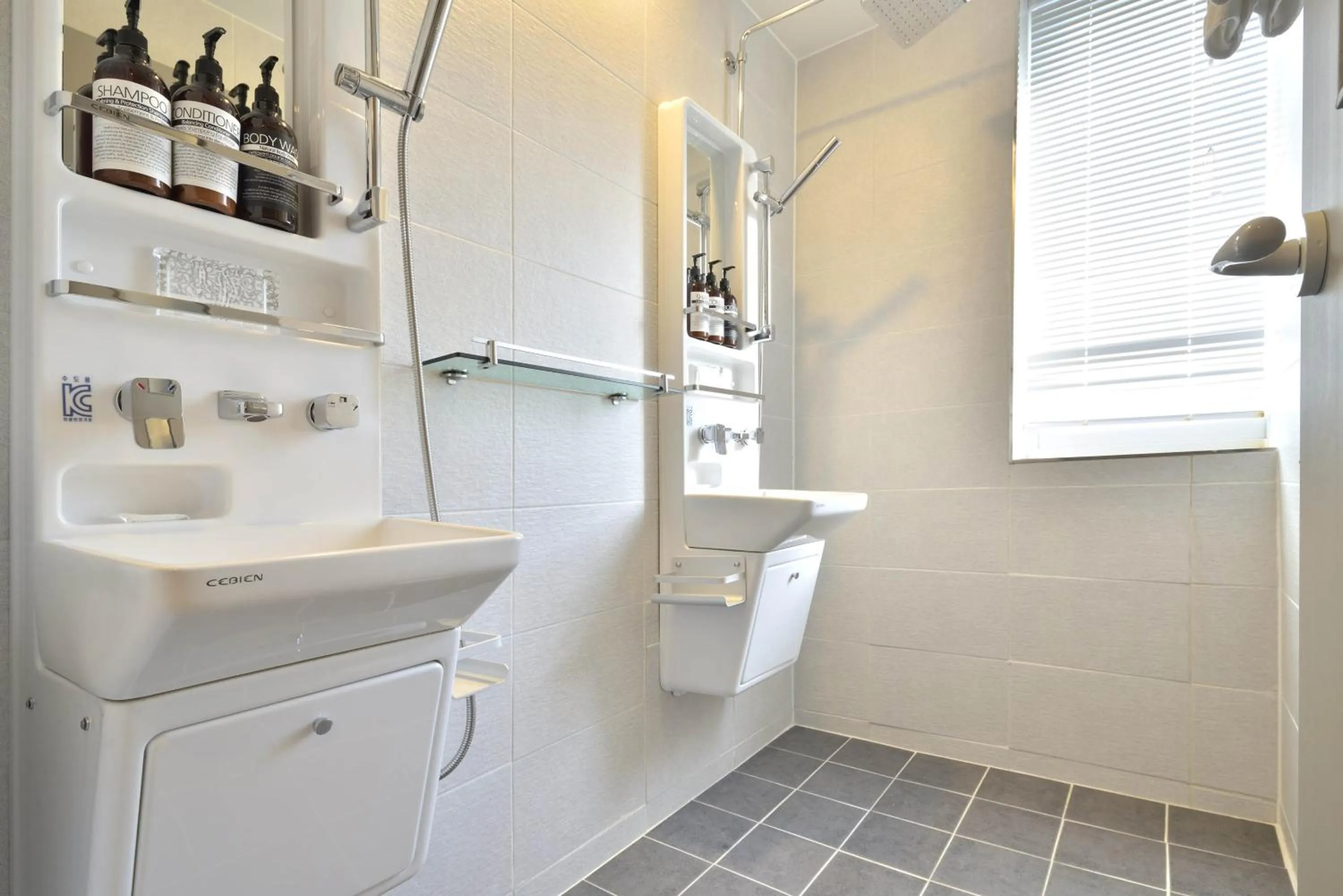 Bathroom in With U Hotel & Guesthouse