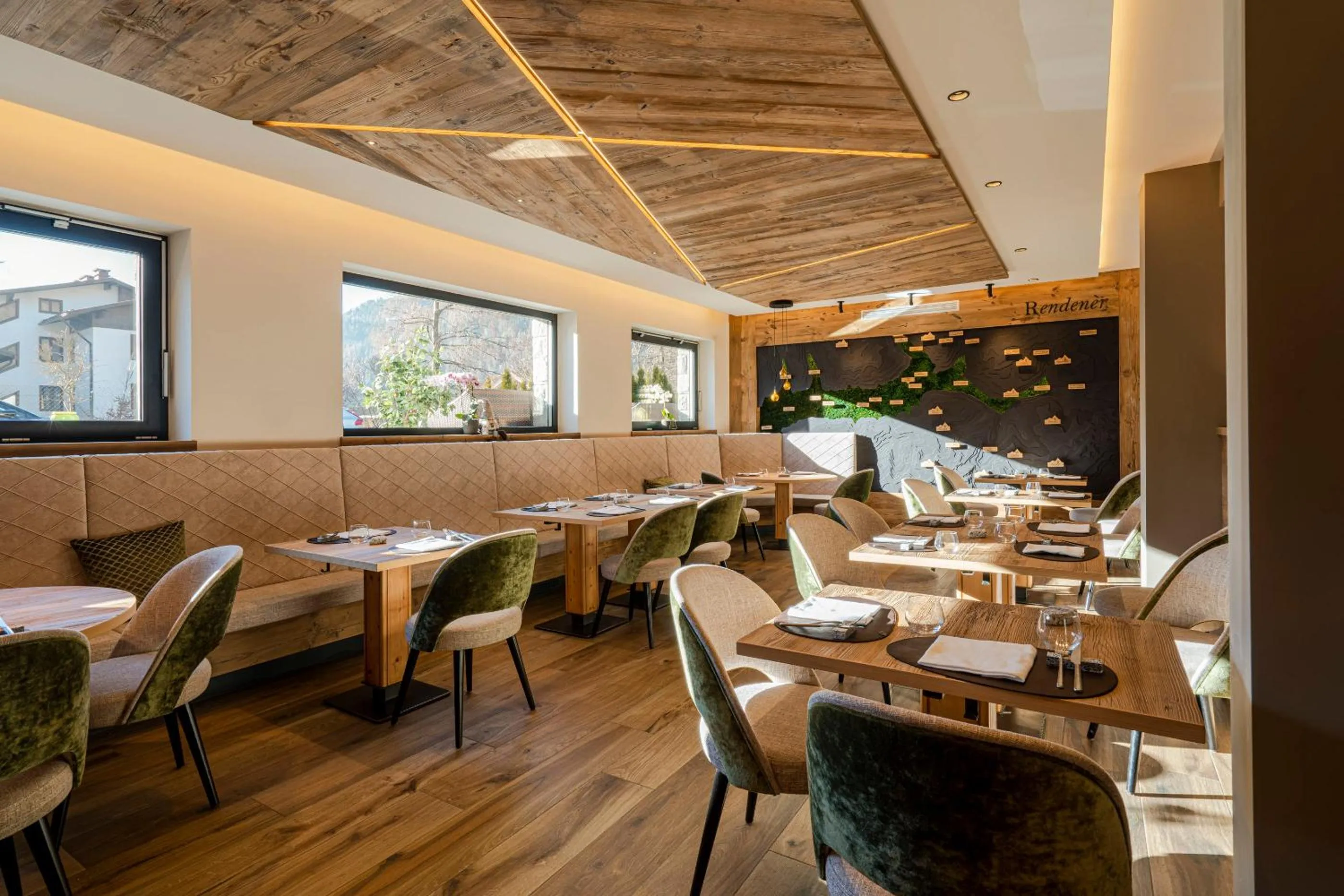 Restaurant/places to eat in Hotel Lory