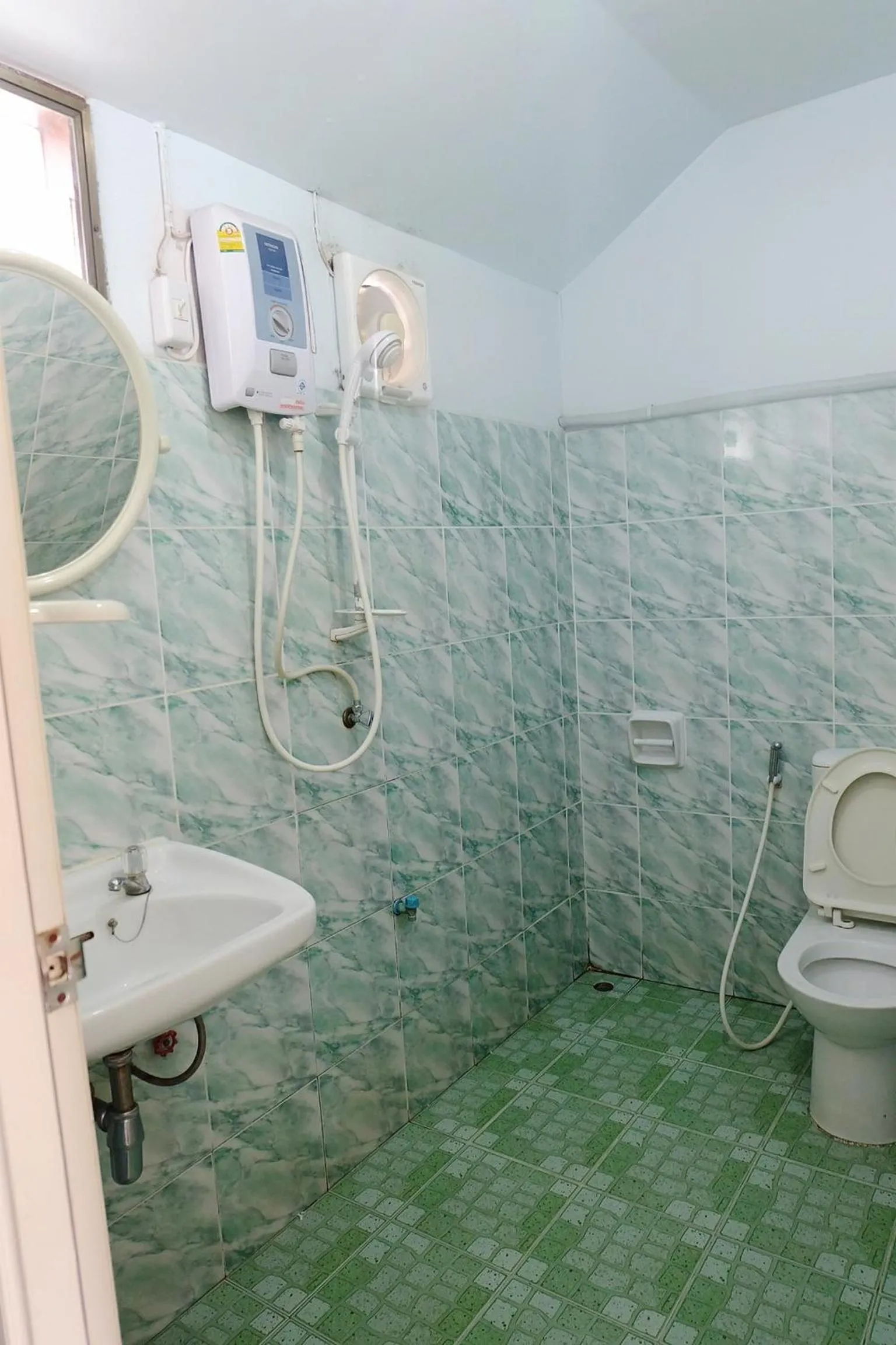 Shower in Orchid House