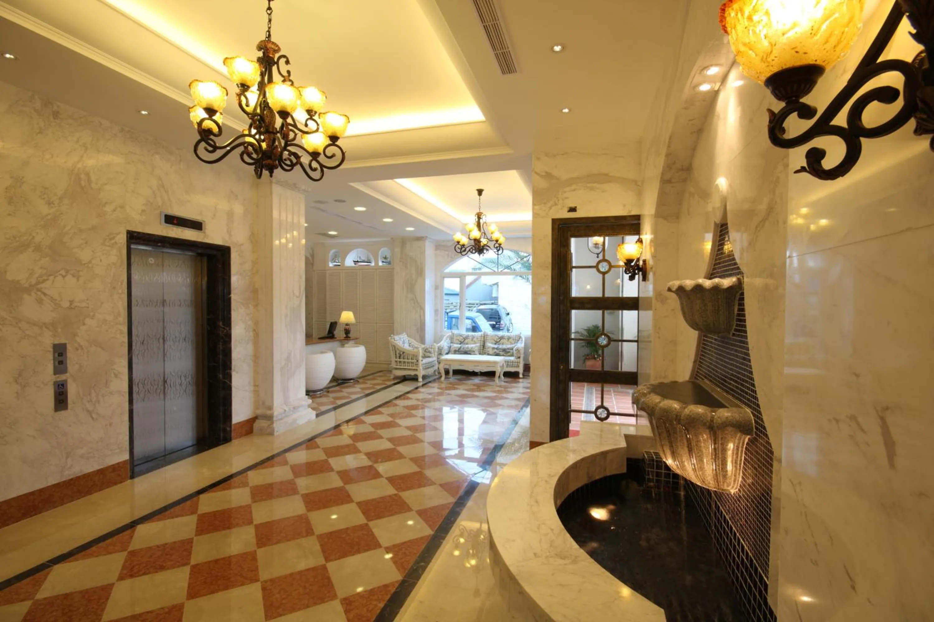 Decorative detail in Hotel Bayview