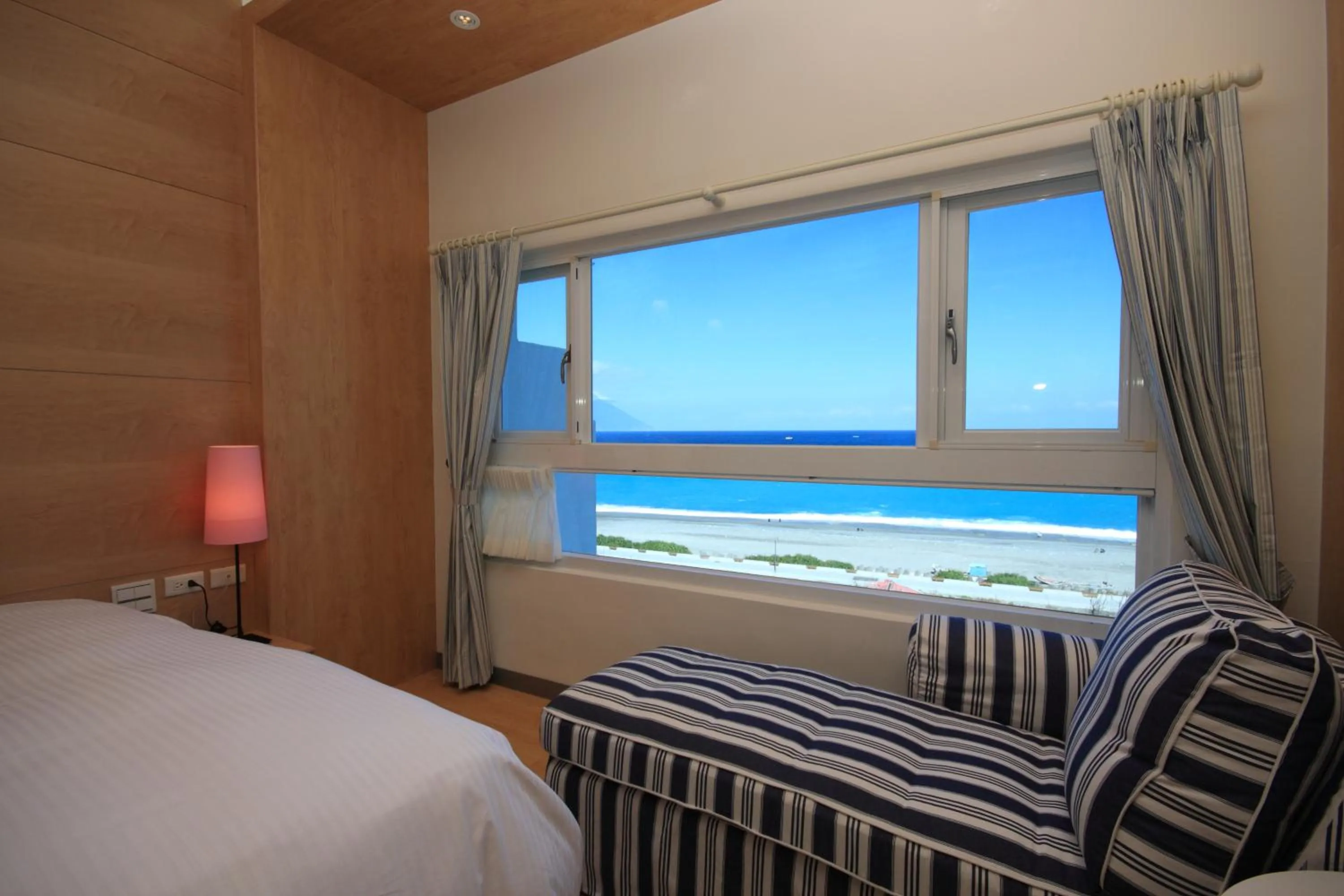 On site, Bed in Hotel Bayview