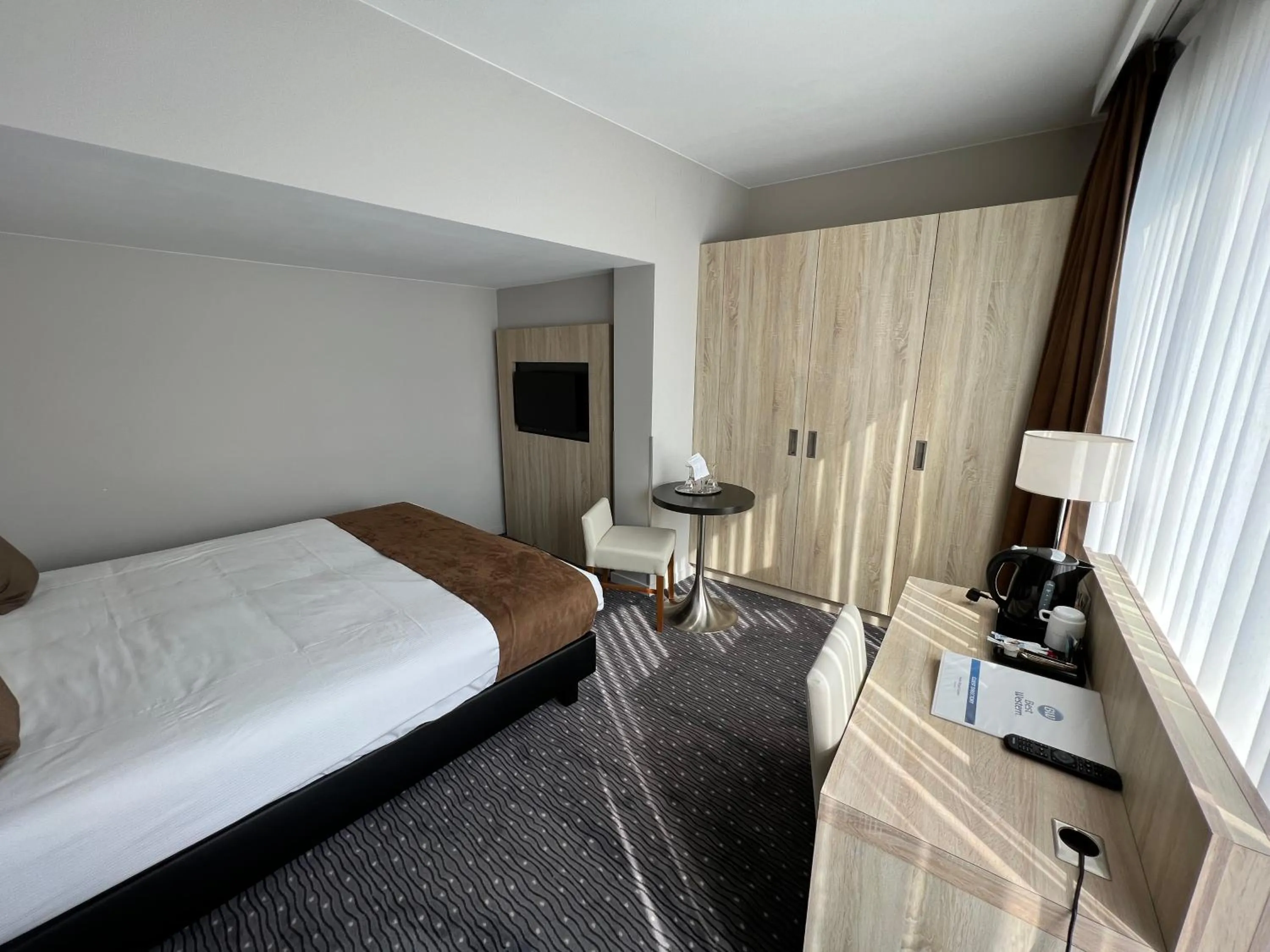 Photo of the whole room, Bed in Best Western Hotel Royal Centre