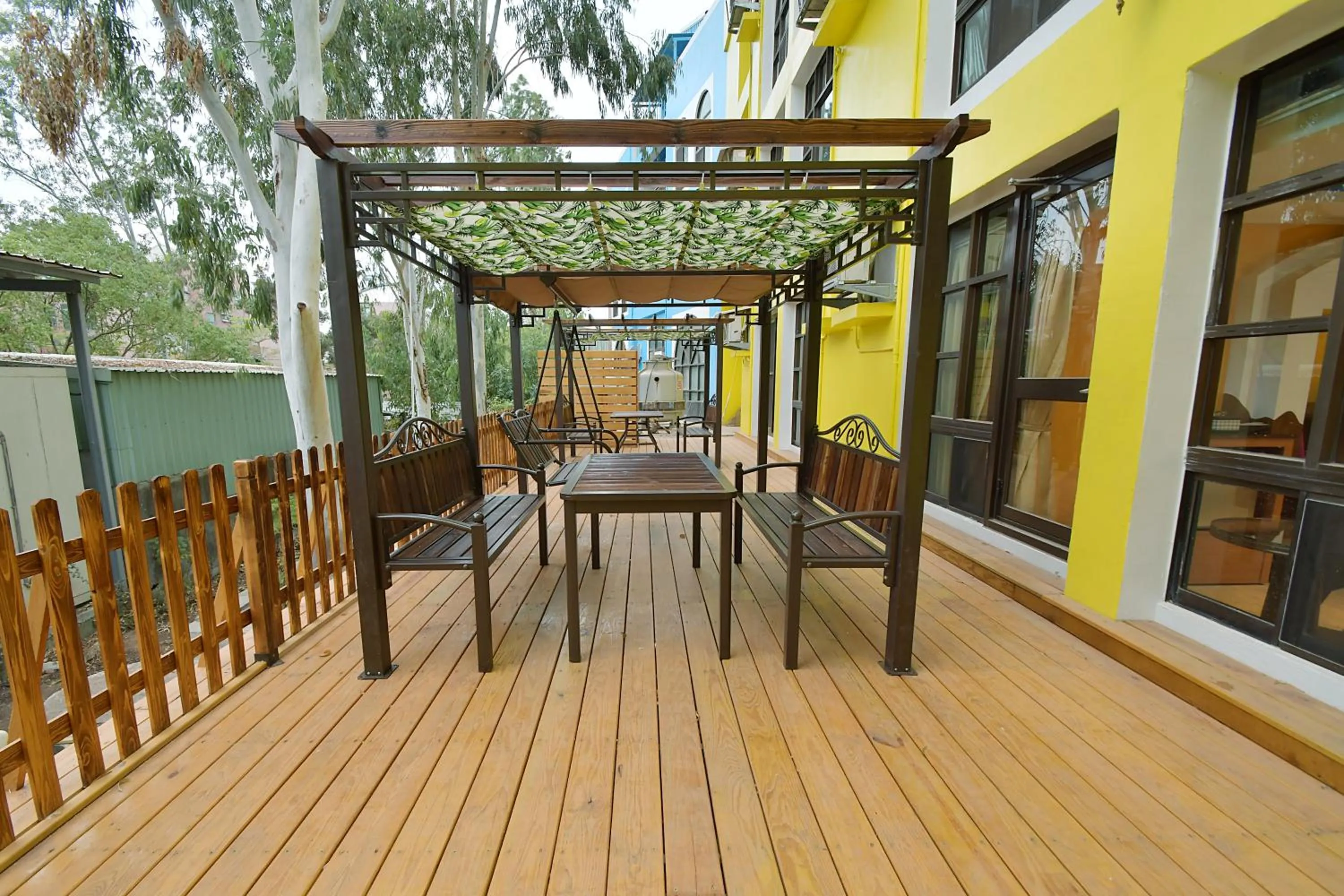 Patio in Jinsa Lakeside View Resort