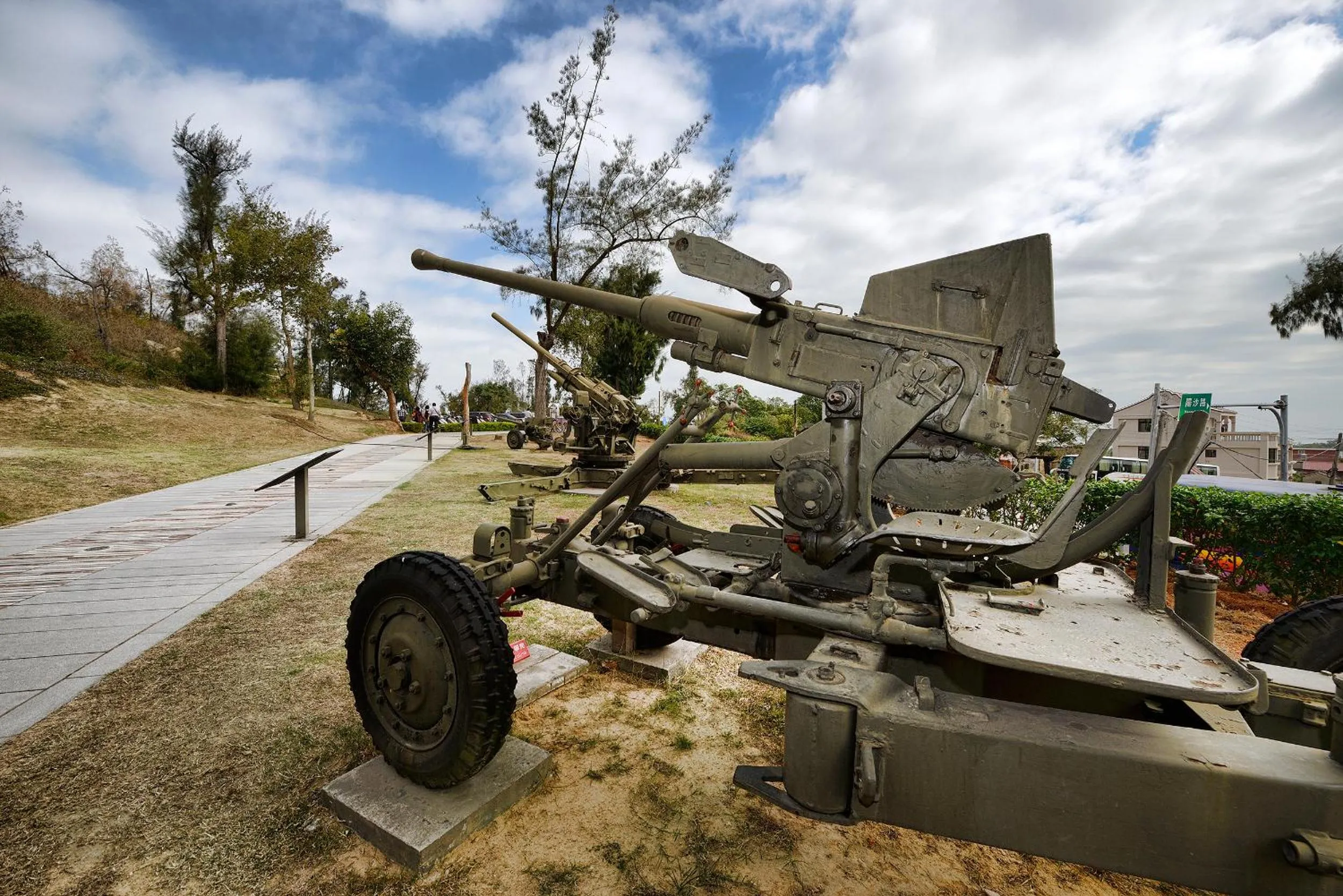 Jinsa Lakeside View Resort