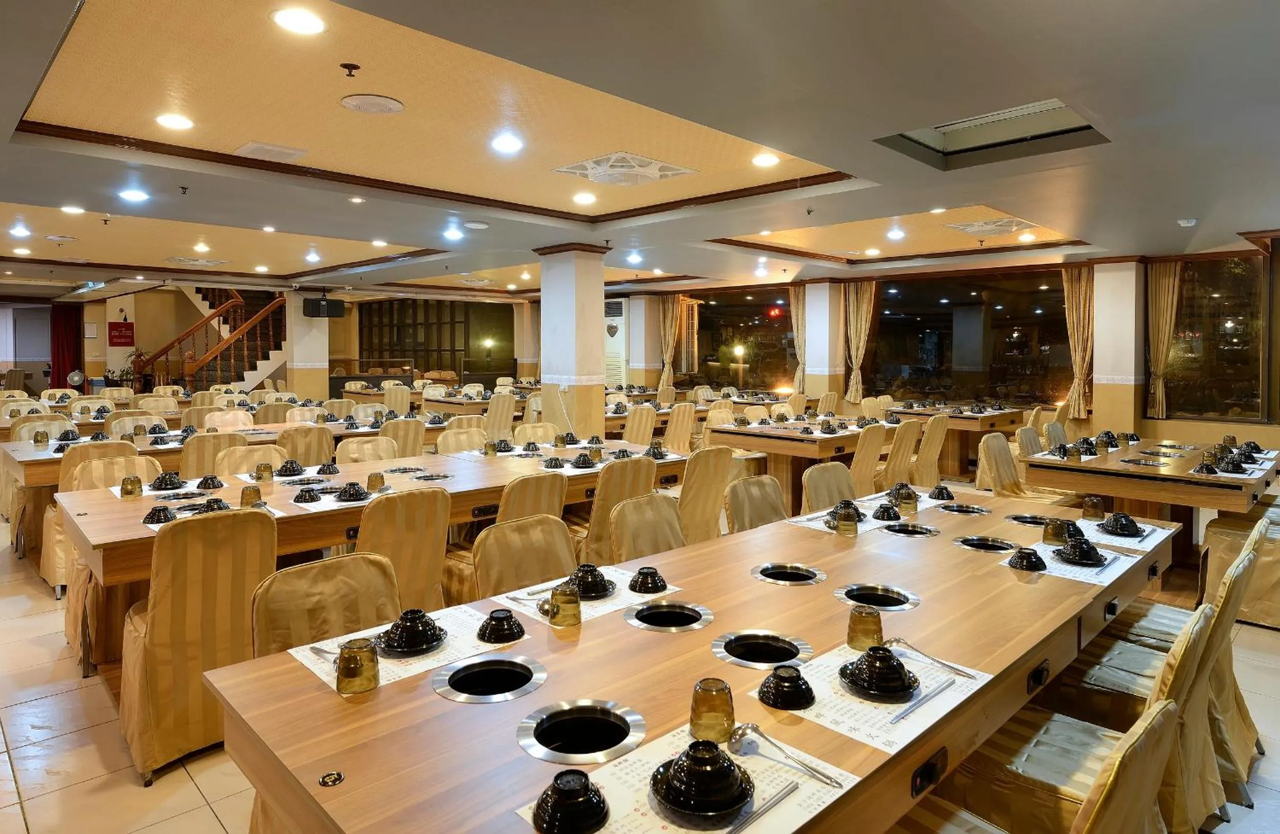 Restaurant/places to eat in Jinsa Lakeside View Resort