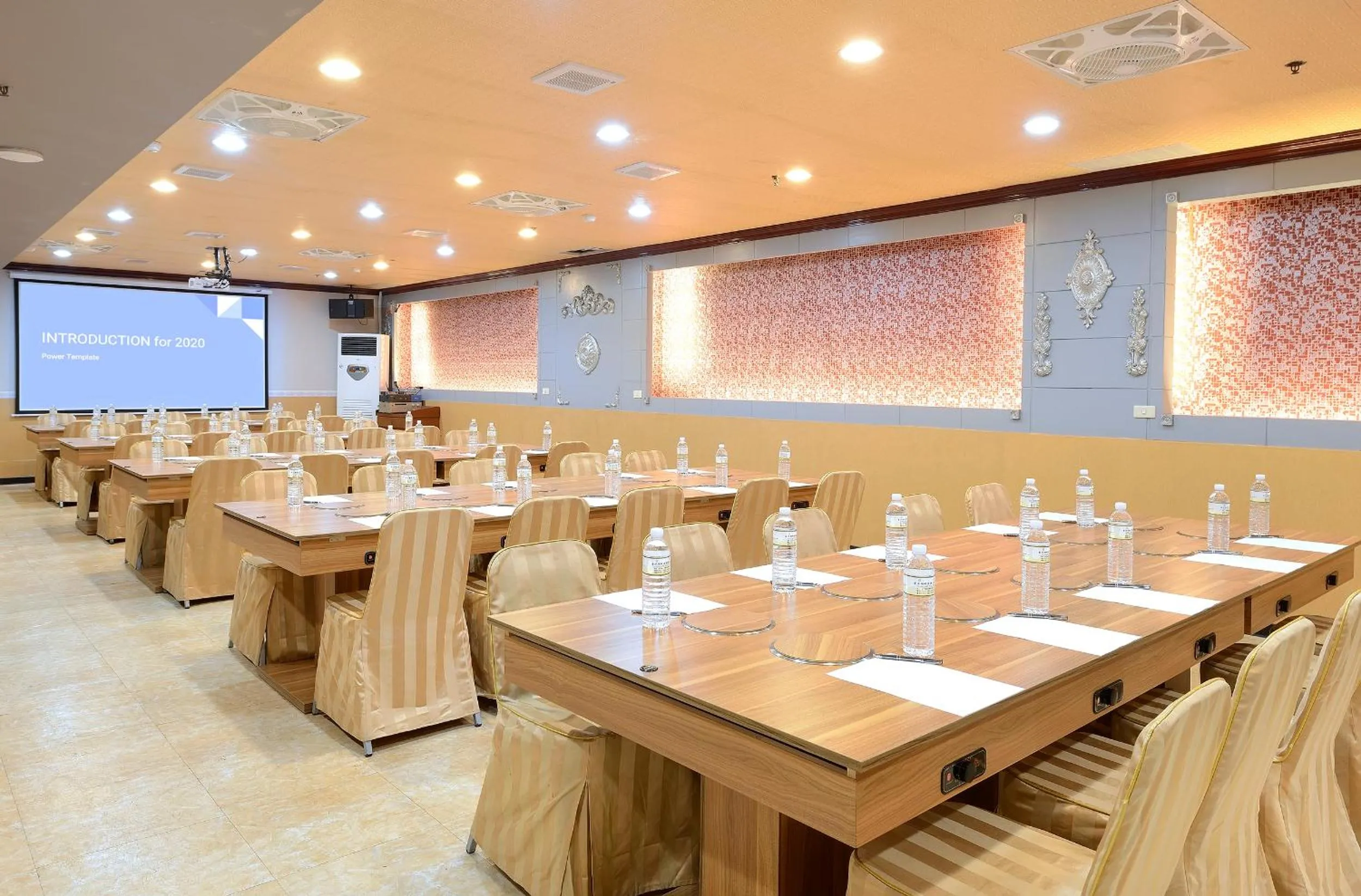 Banquet/Function facilities in Jinsa Lakeside View Resort