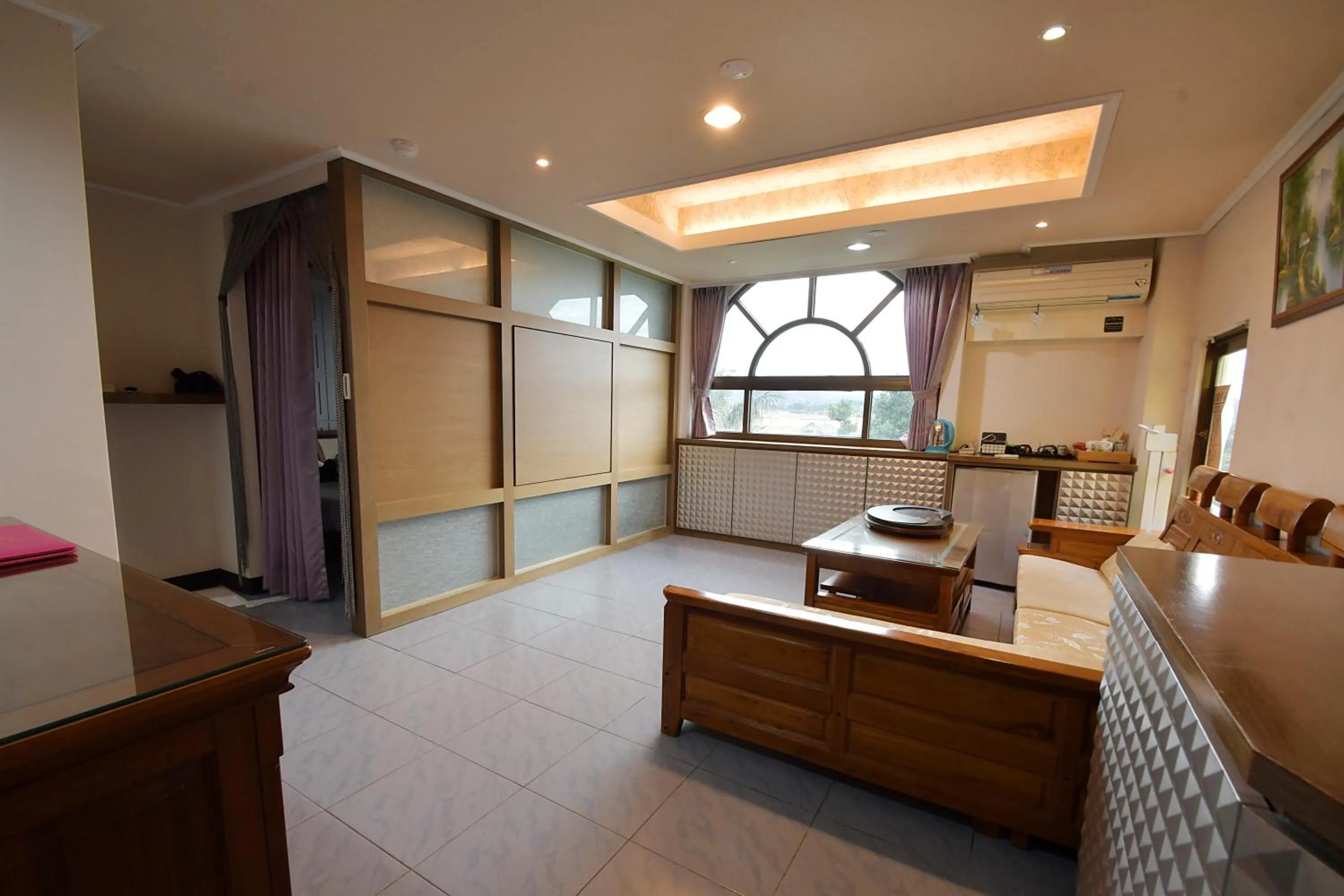 TV and multimedia, Bed in Jinsa Lakeside View Resort