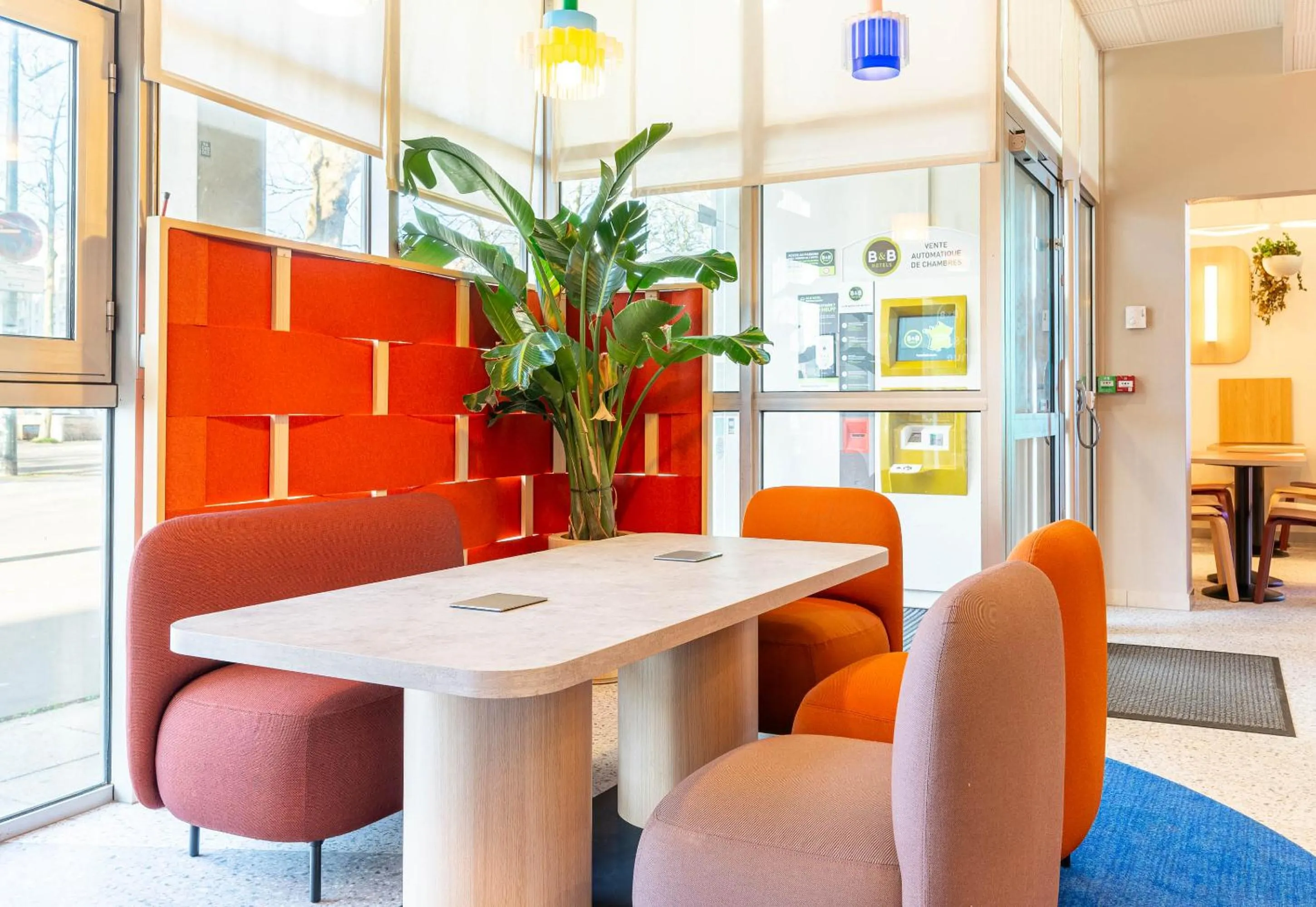 Lobby or reception in B&B HOTEL Nantes Centre