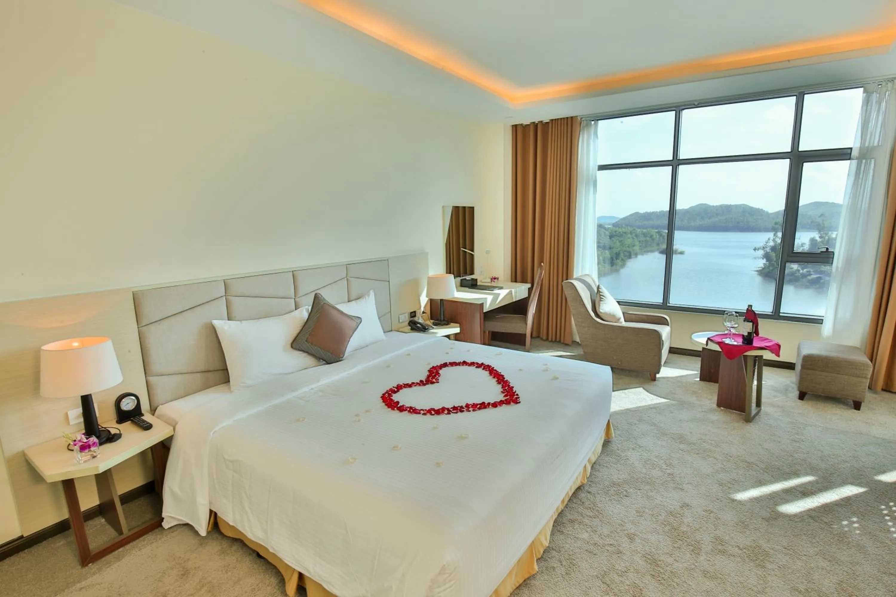 Bed in Muong Thanh Luxury Dien Lam