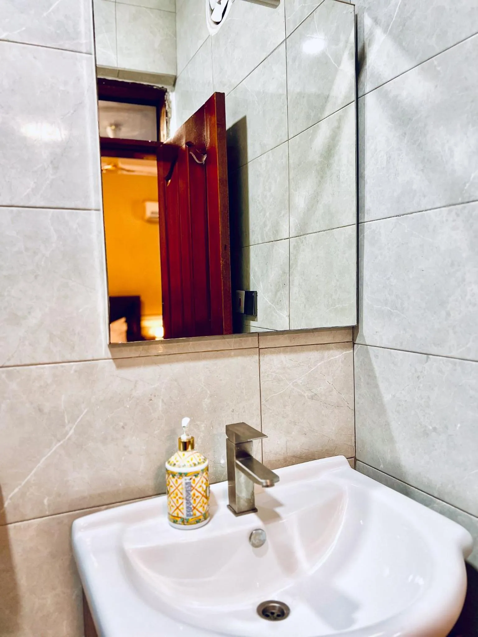 Coconut Pointe Villa & Beach Resort