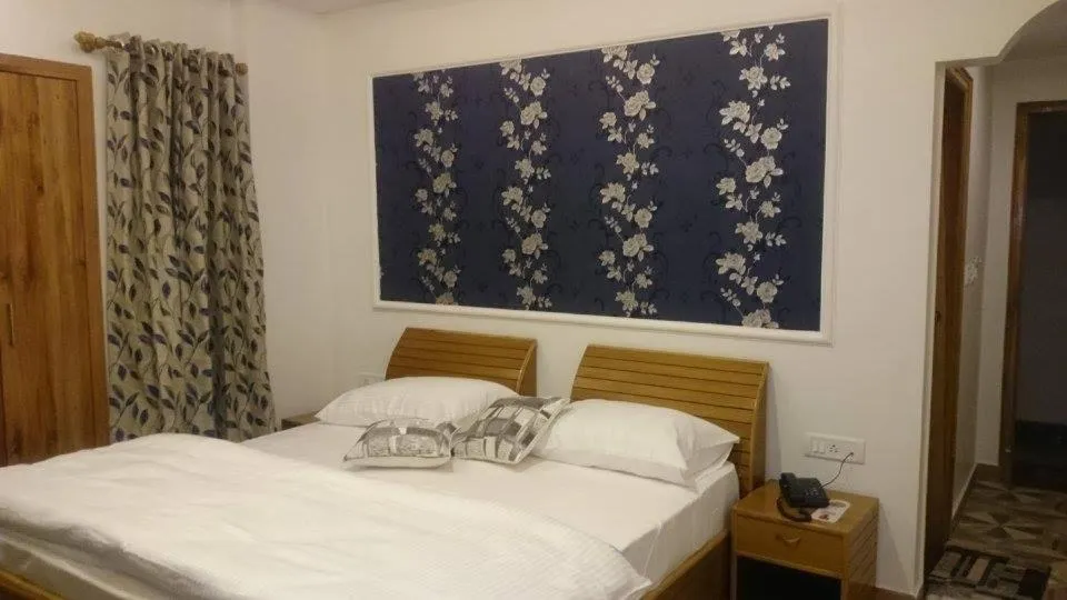 Bedroom in The Golden Peak, Hotel