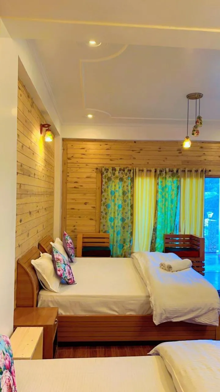 The Golden Peak, Hotel