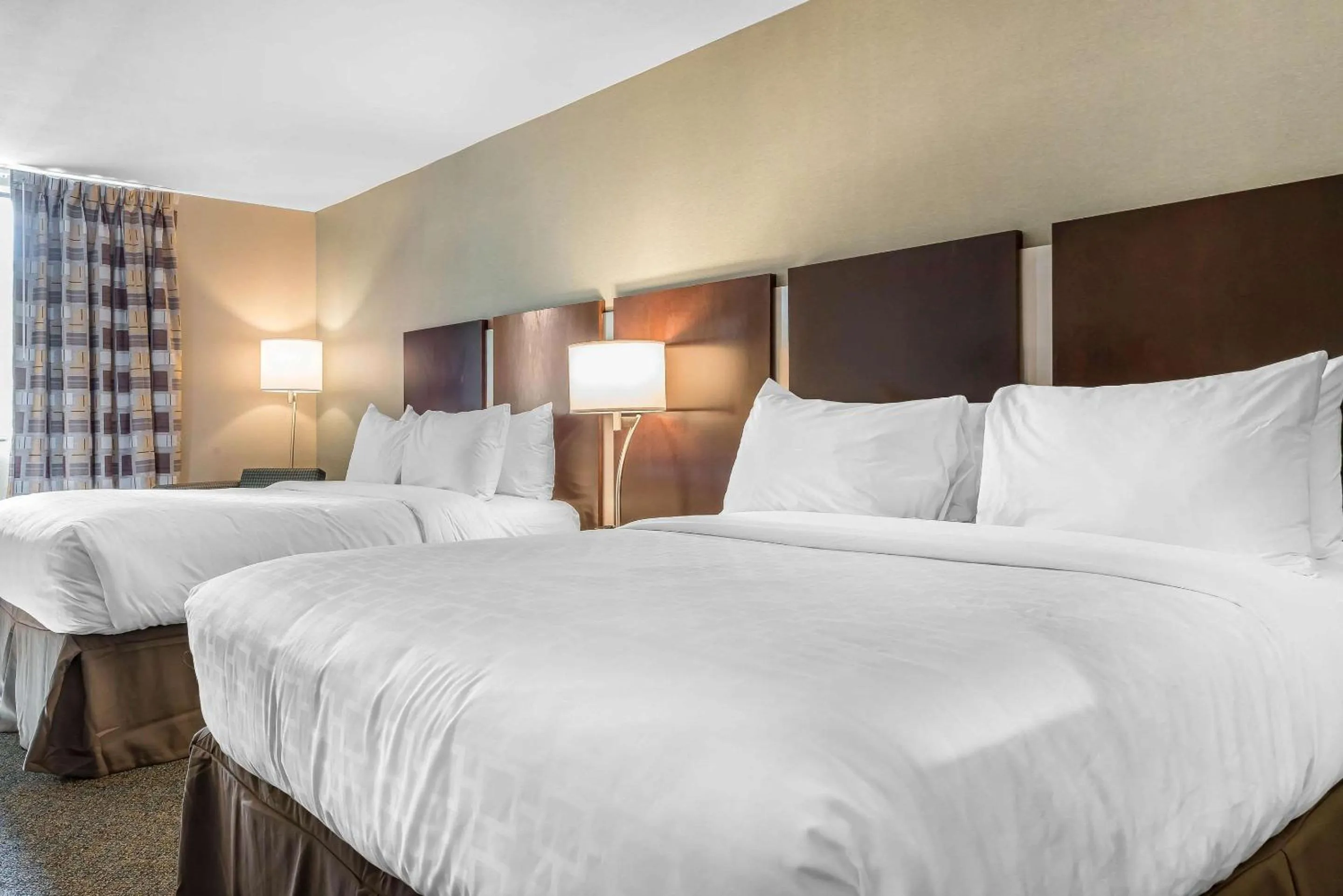 Bedroom, Bed in Clarion Inn Belle Vernon