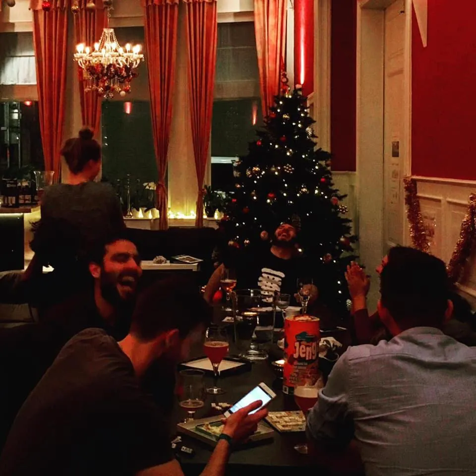 People in Hotel Leopold