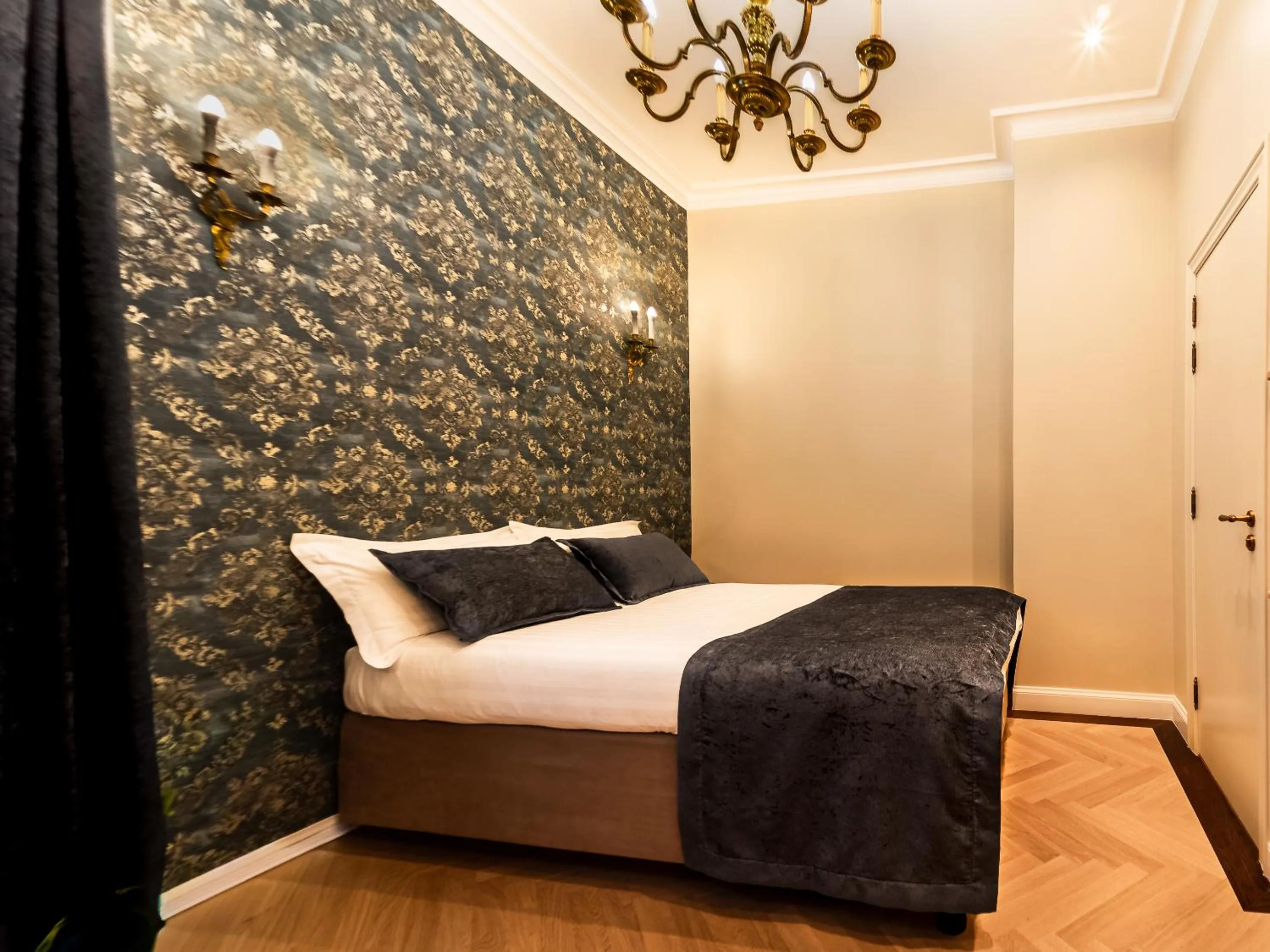 Bed in Hotel Leopold