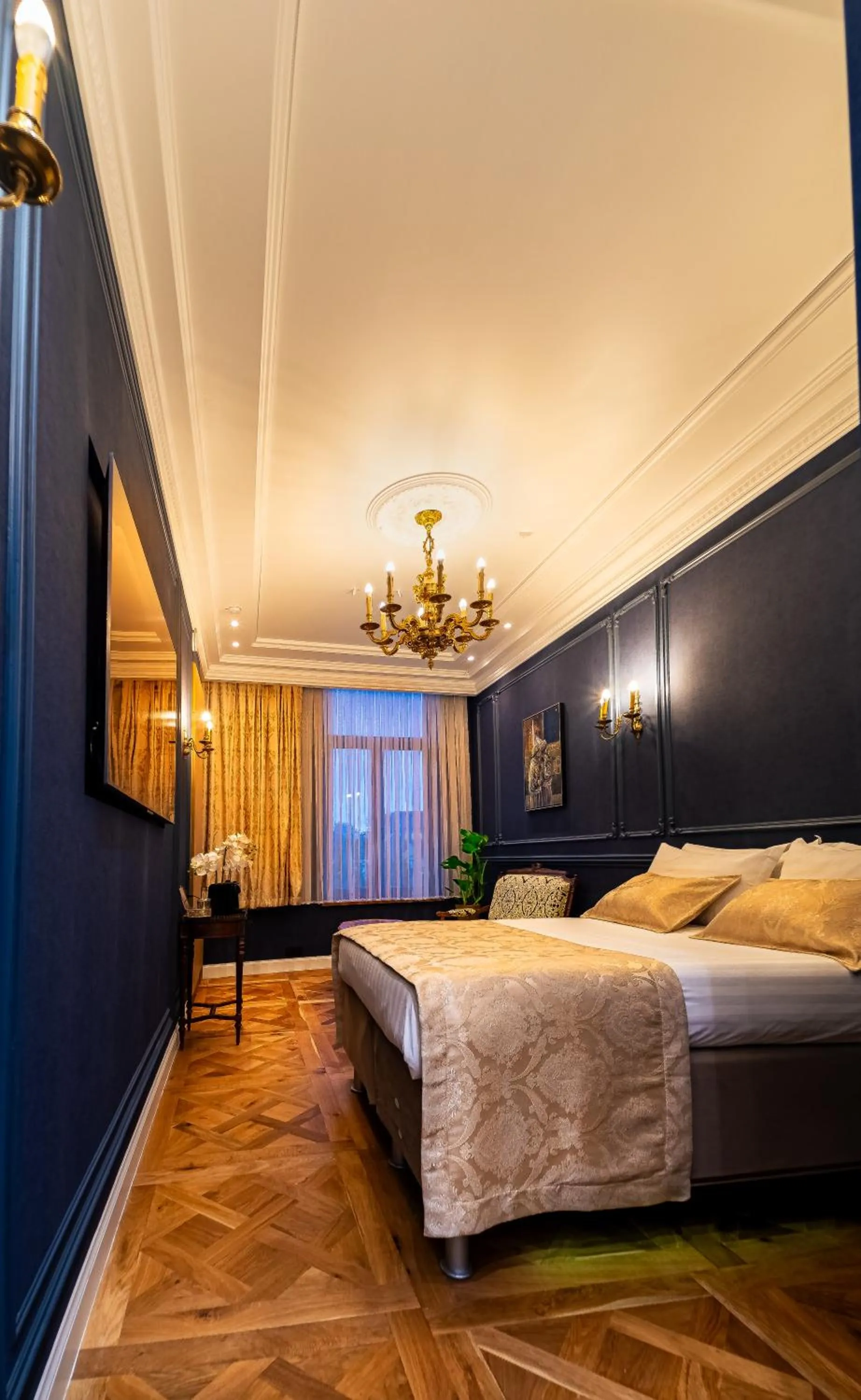 Bed in Hotel Leopold