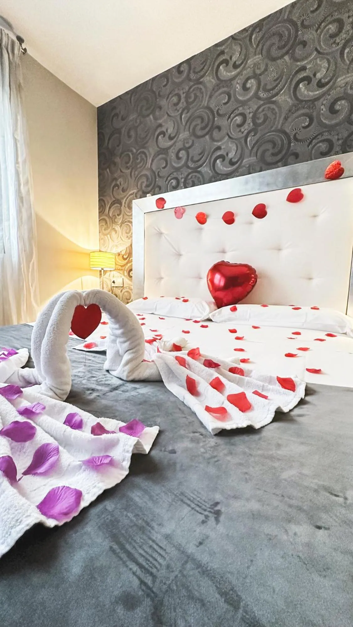 Bed in Apartamentos Real Lleida