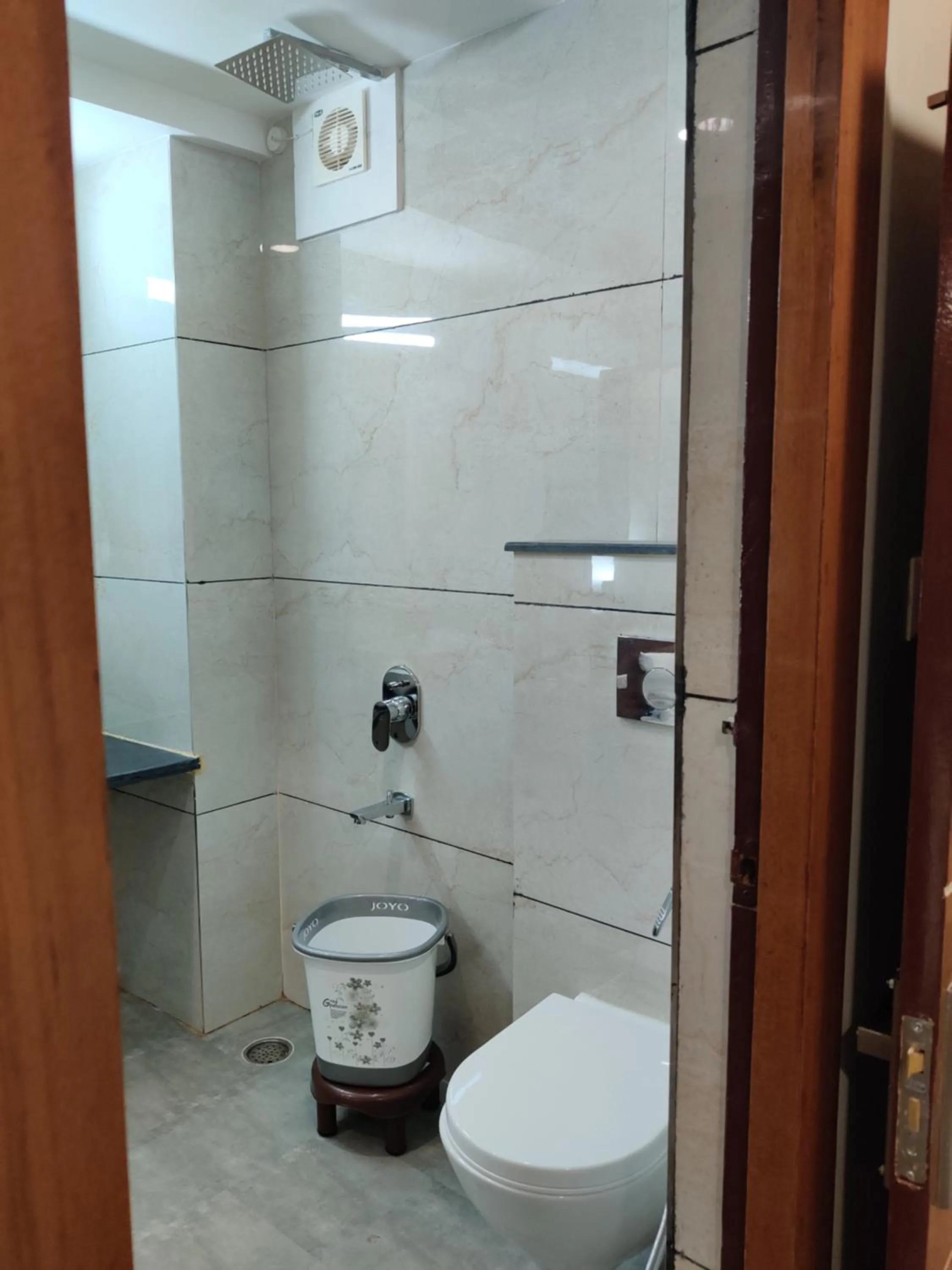Shower in Hotel HV