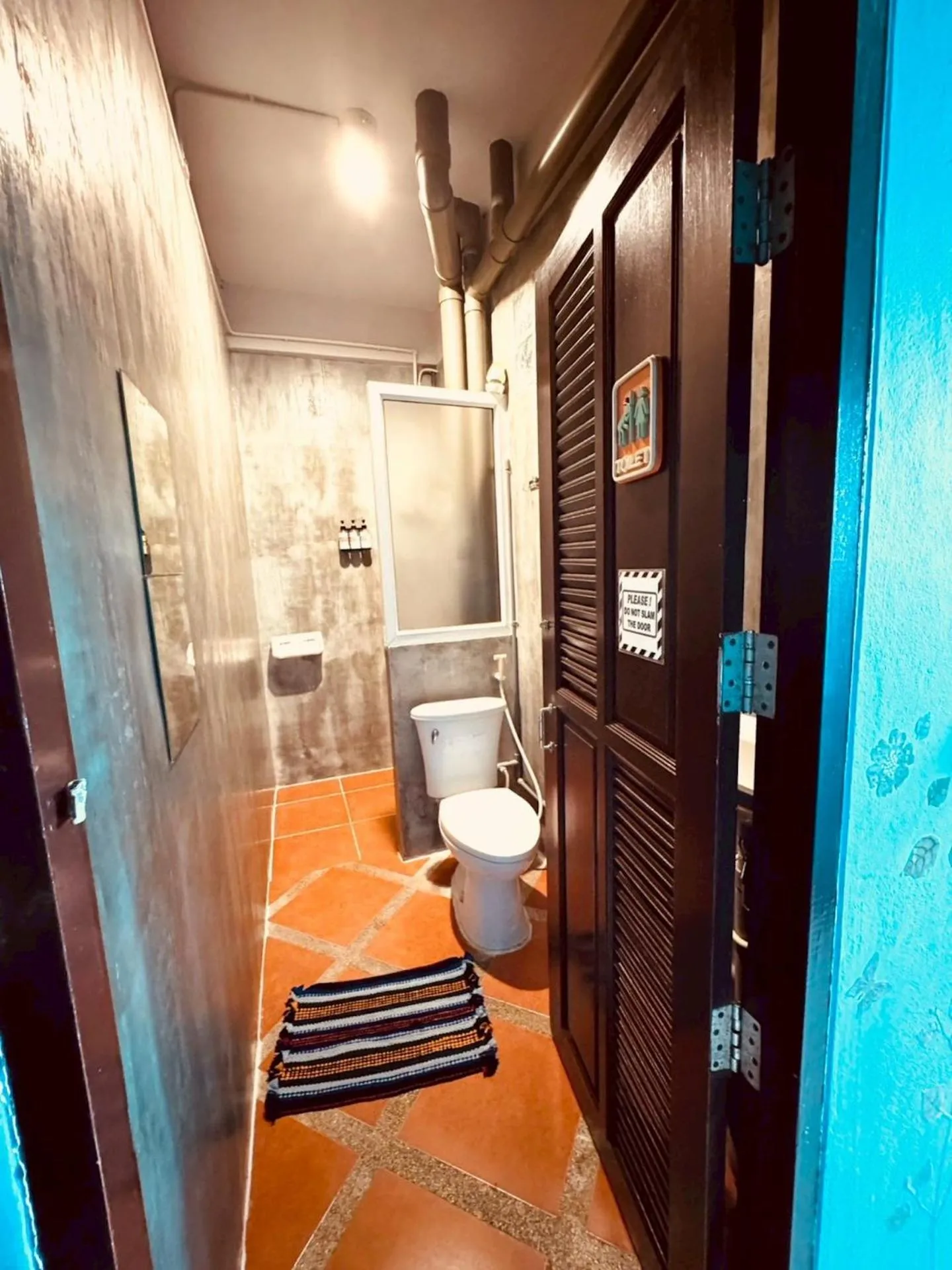 Shower in Baan Nampetch Hostel