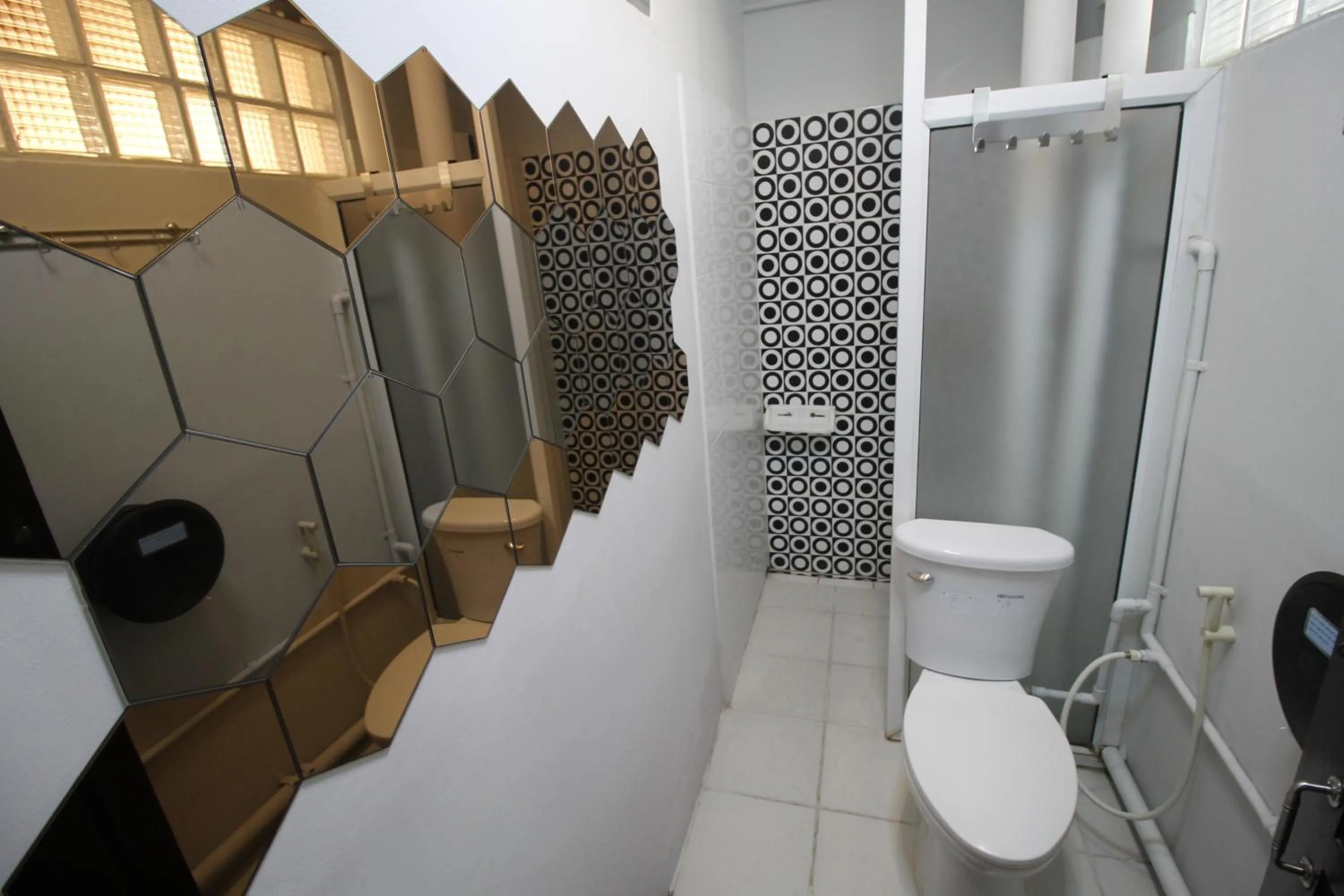 Shower in Baan Nampetch Hostel