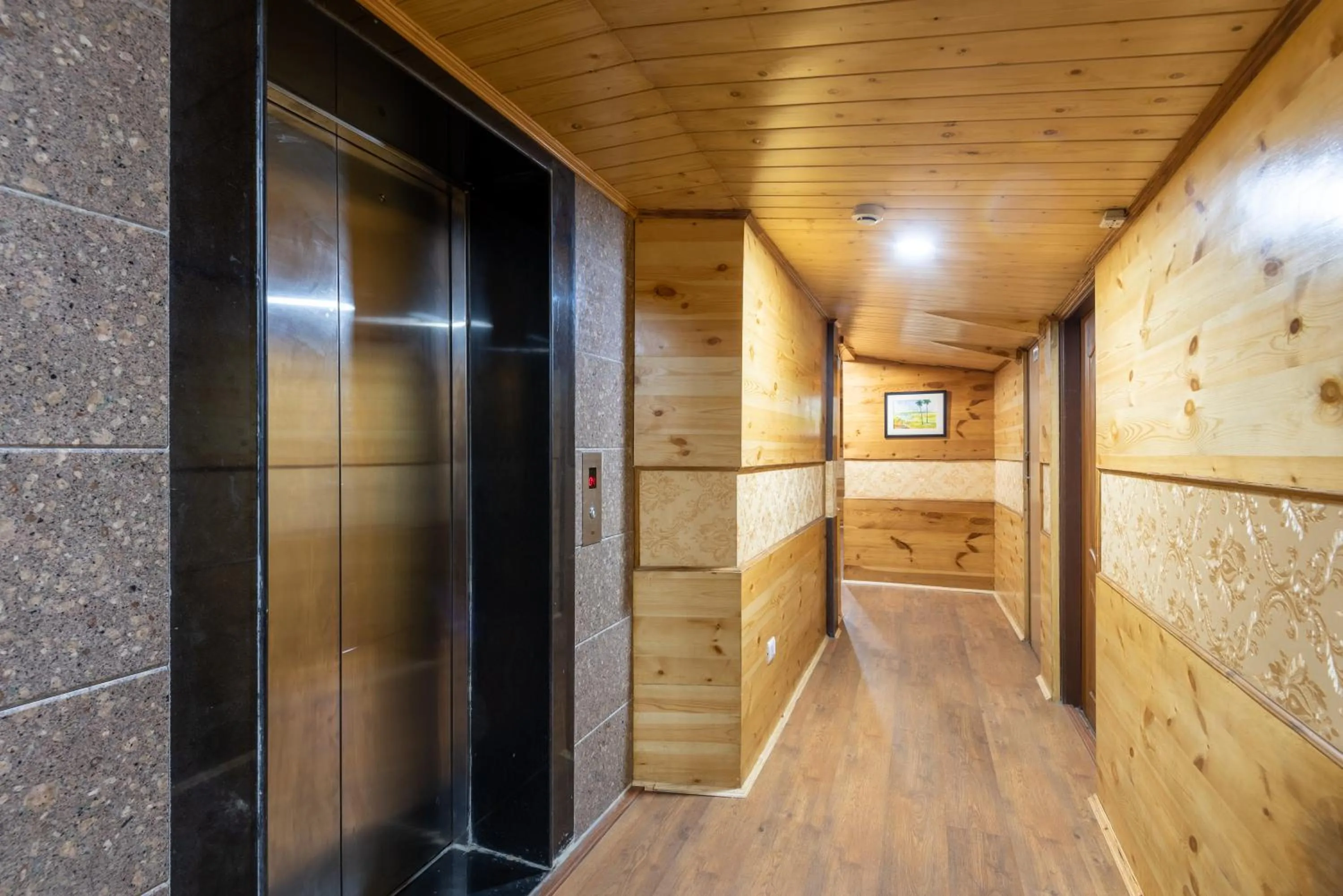 Lobby or reception in Rock Castle By DLS Hotels