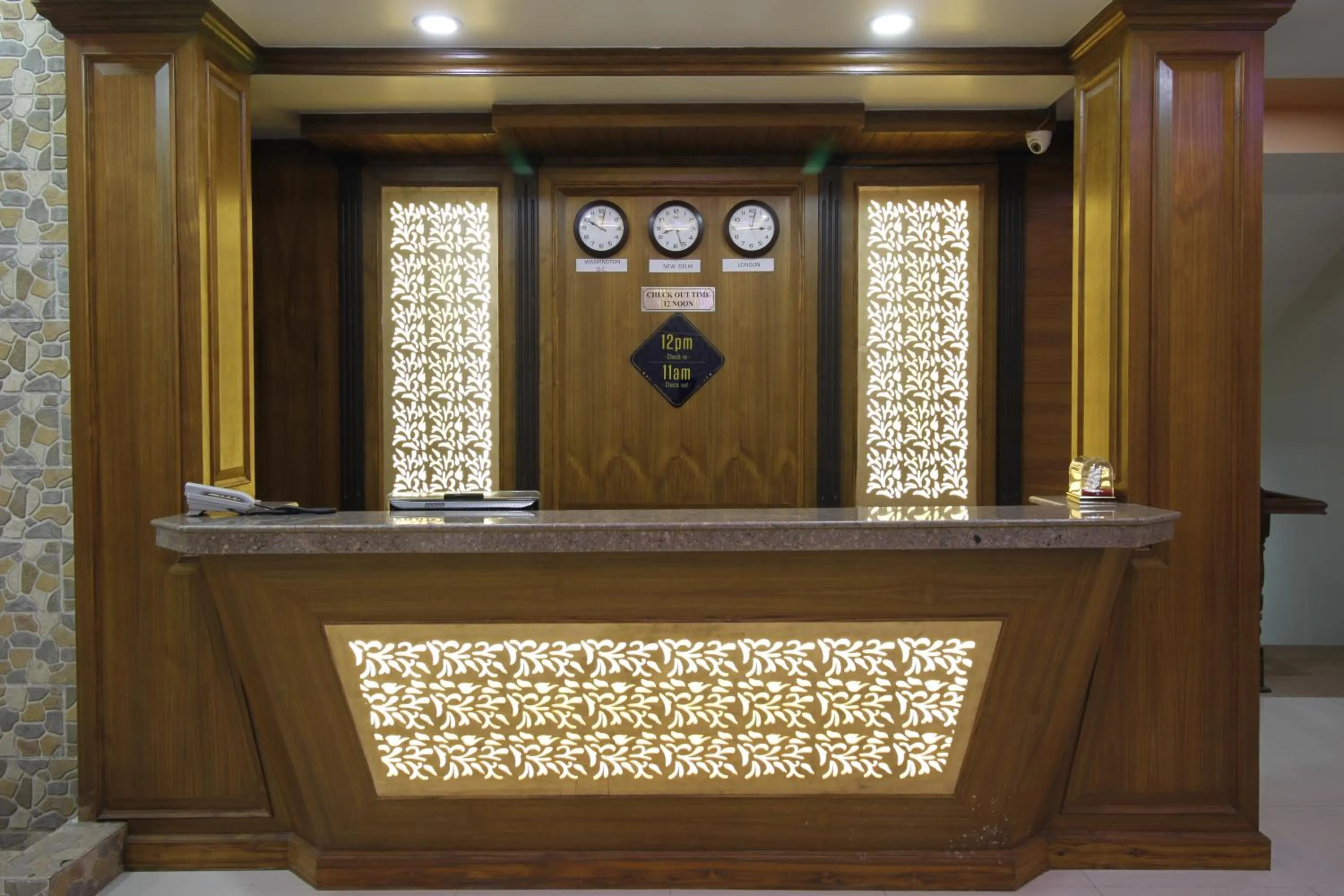 Lobby or reception in Rock Castle By DLS Hotels