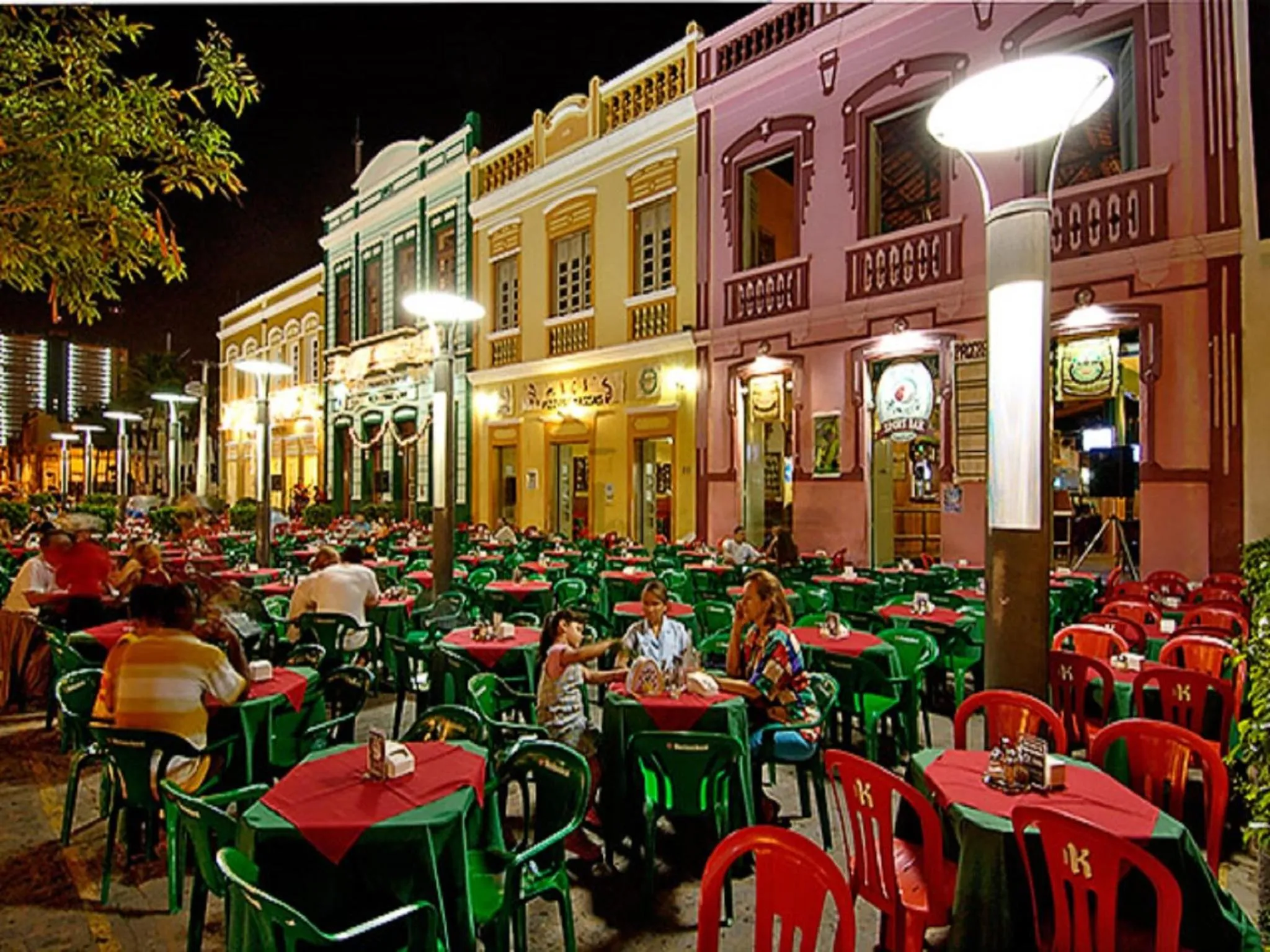 Restaurant/places to eat in Center 1 Hotel