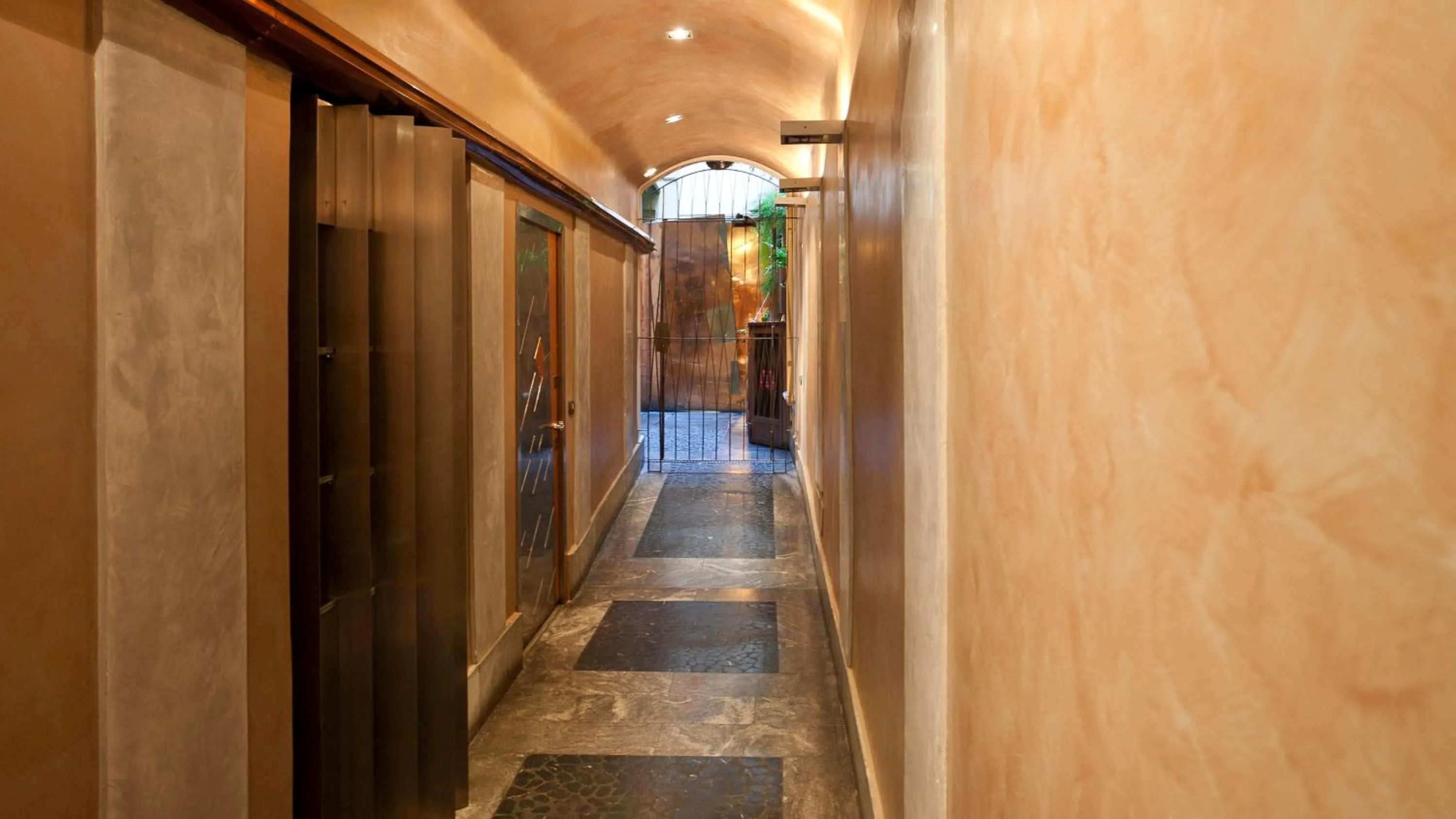 Facade/entrance in Italianway - Fiori Chiari 20