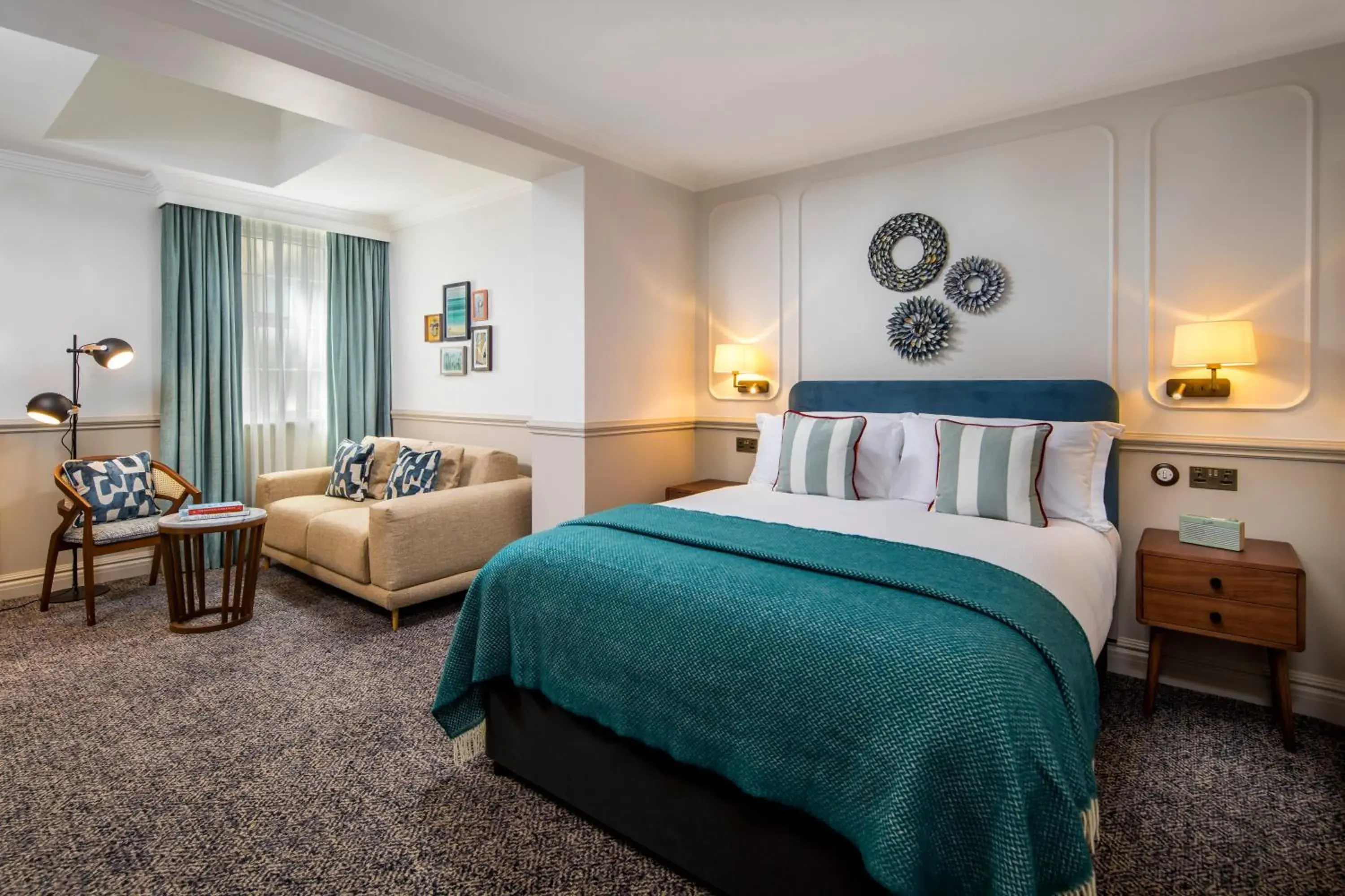Deluxe Double Room in The White Horses by Everly Hotels Collection Deluxe Double Room in The White Horses by Everly Hotels Collection