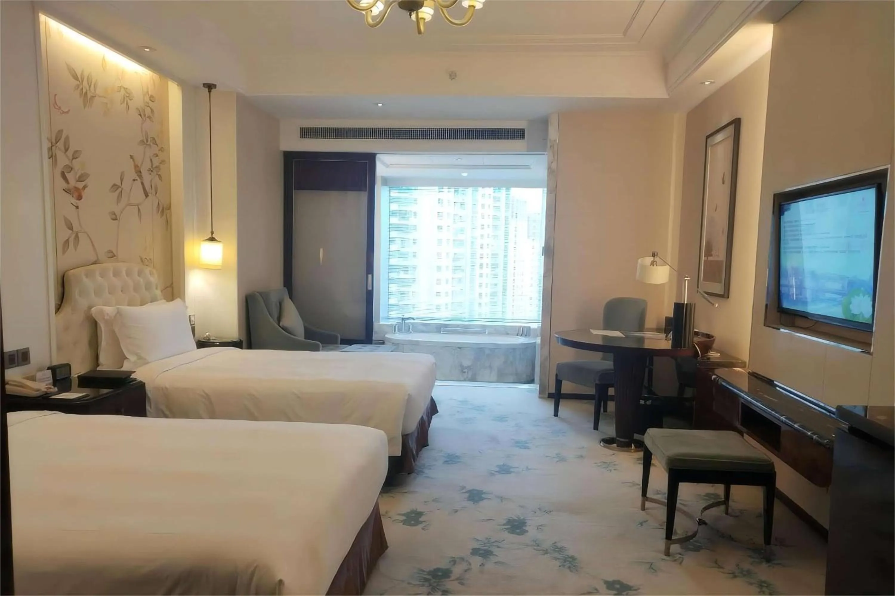 Photo of the whole room, Bed in Ramada Plaza Qiandeng Kunshan