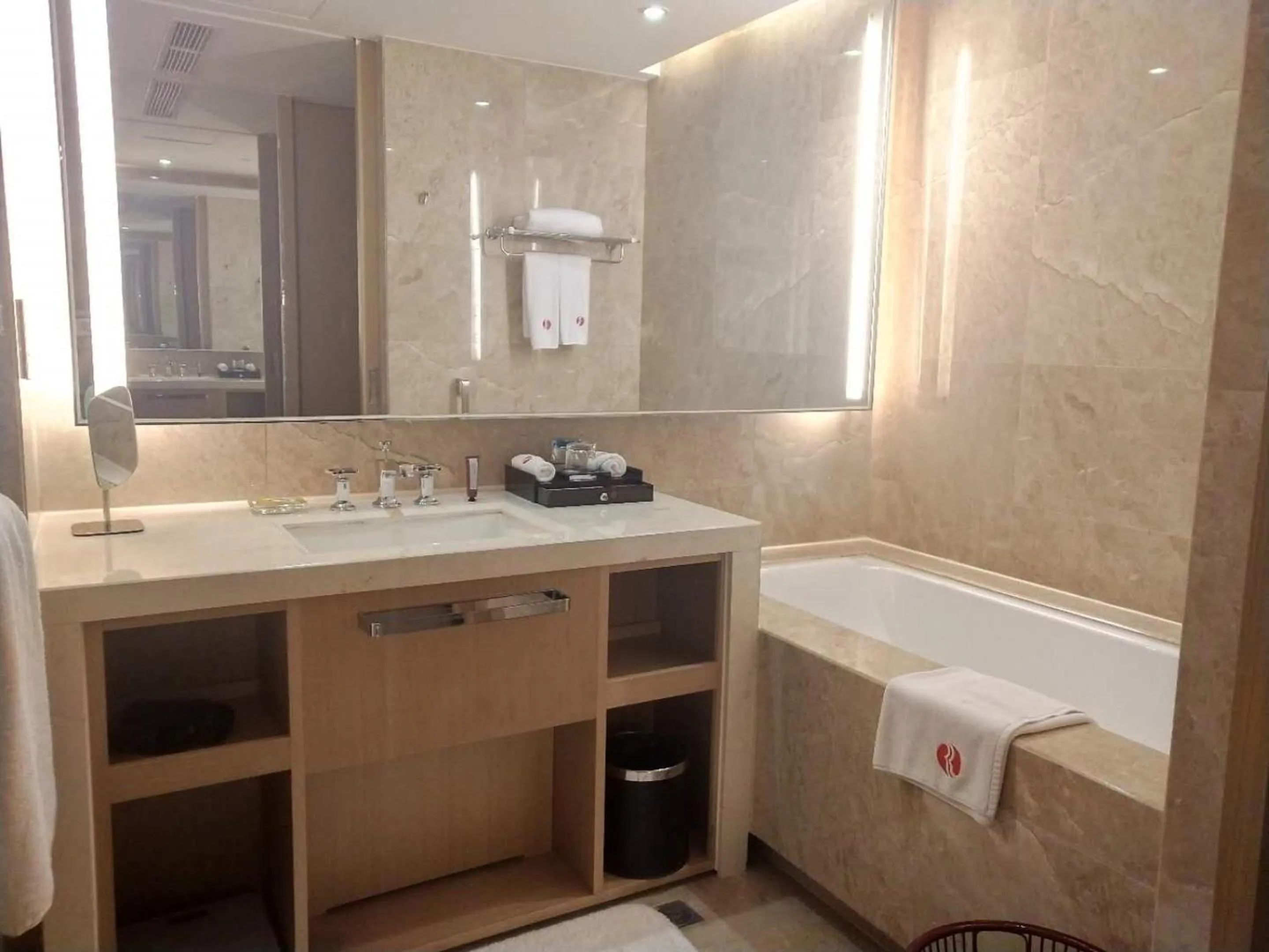 Bathroom in Ramada Plaza Qiandeng Kunshan