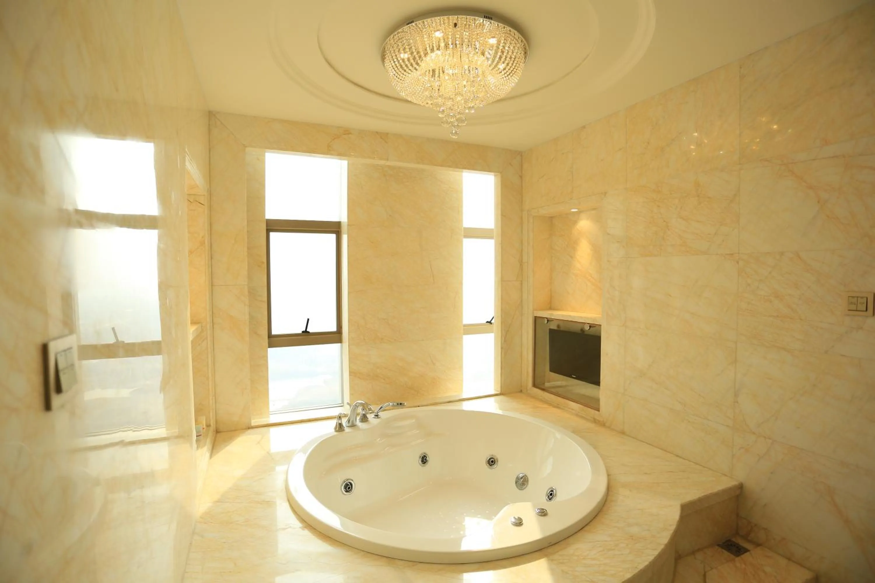 Ramada Yiyang Taojiang