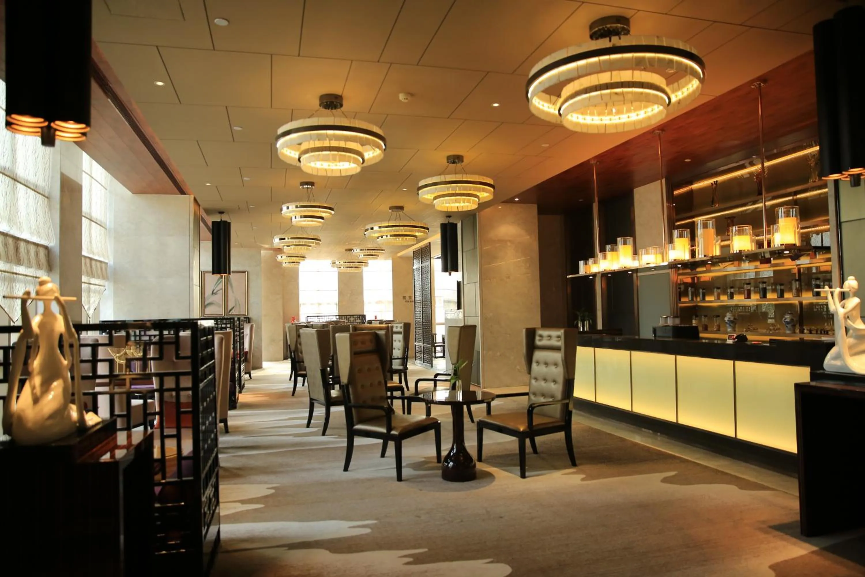 Lounge or bar in Ramada Yiyang Taojiang