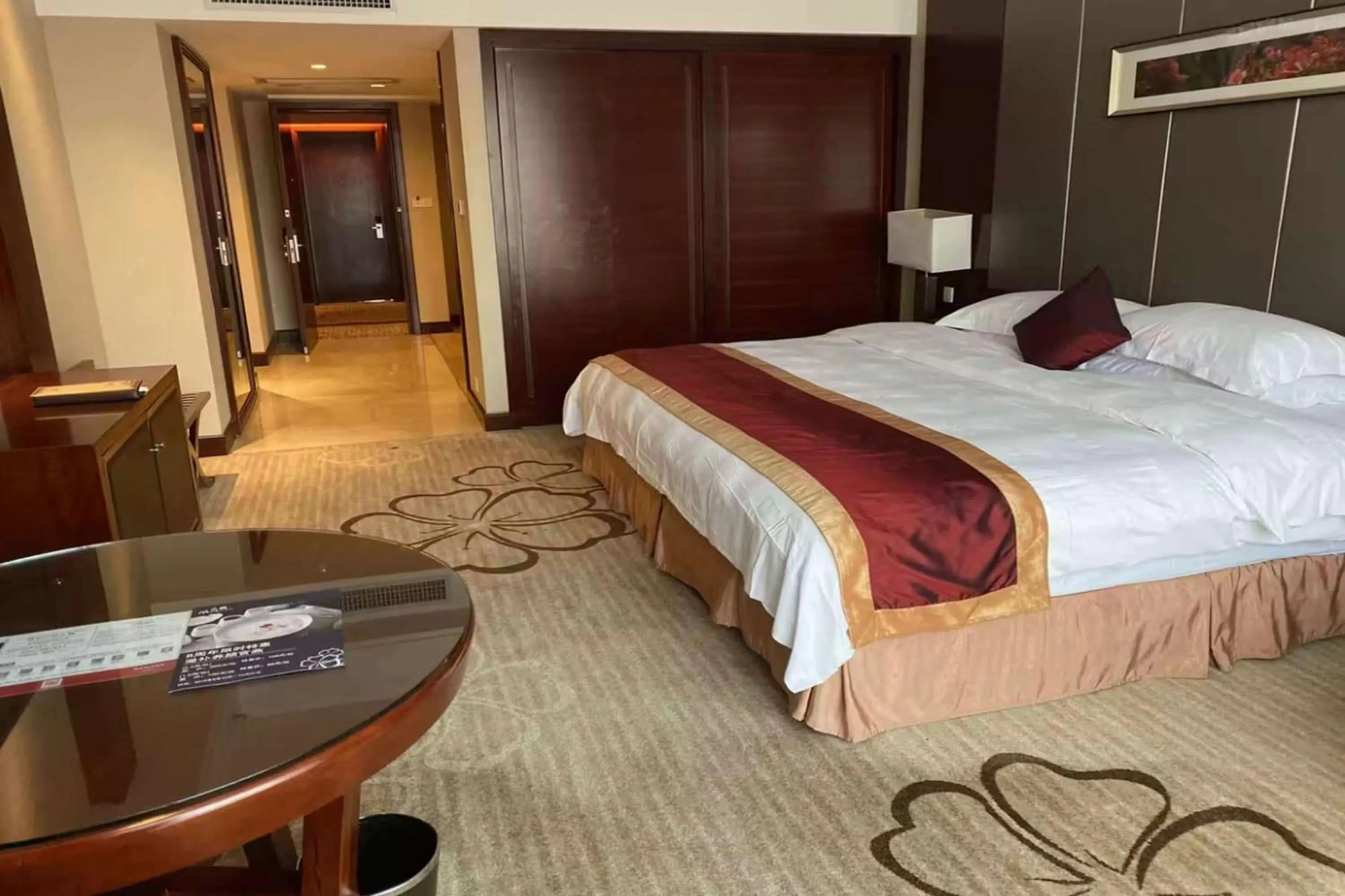 Photo of the whole room in Ramada Plaza Shaoguan City Centre