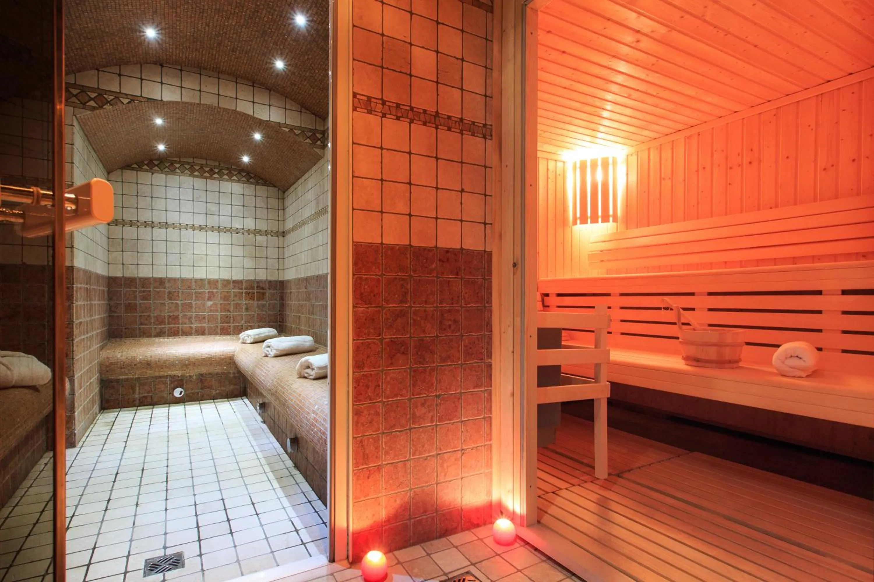 Sauna, Bed in Hotel Club Blanche Neige