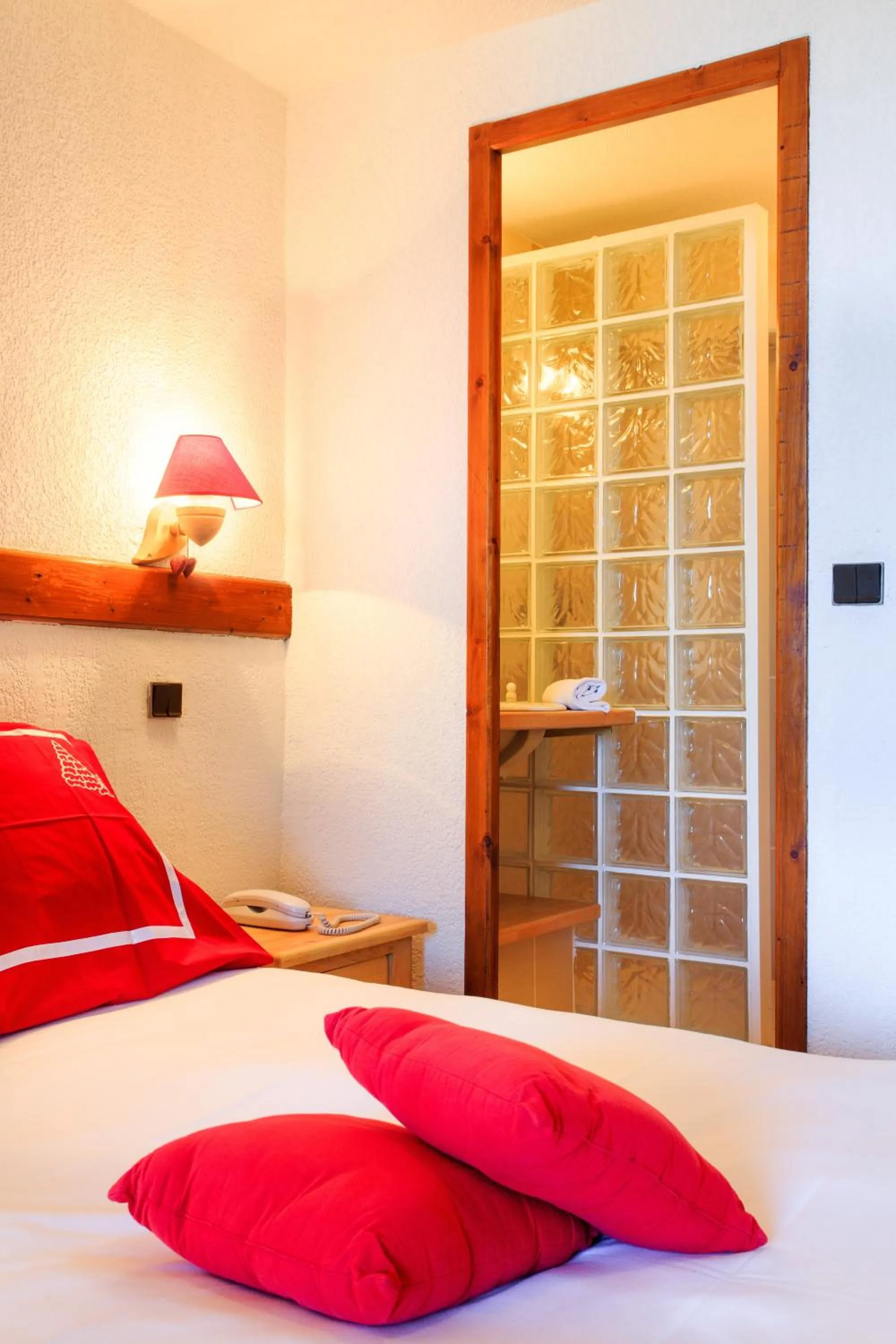 Bed in Hotel Club Blanche Neige