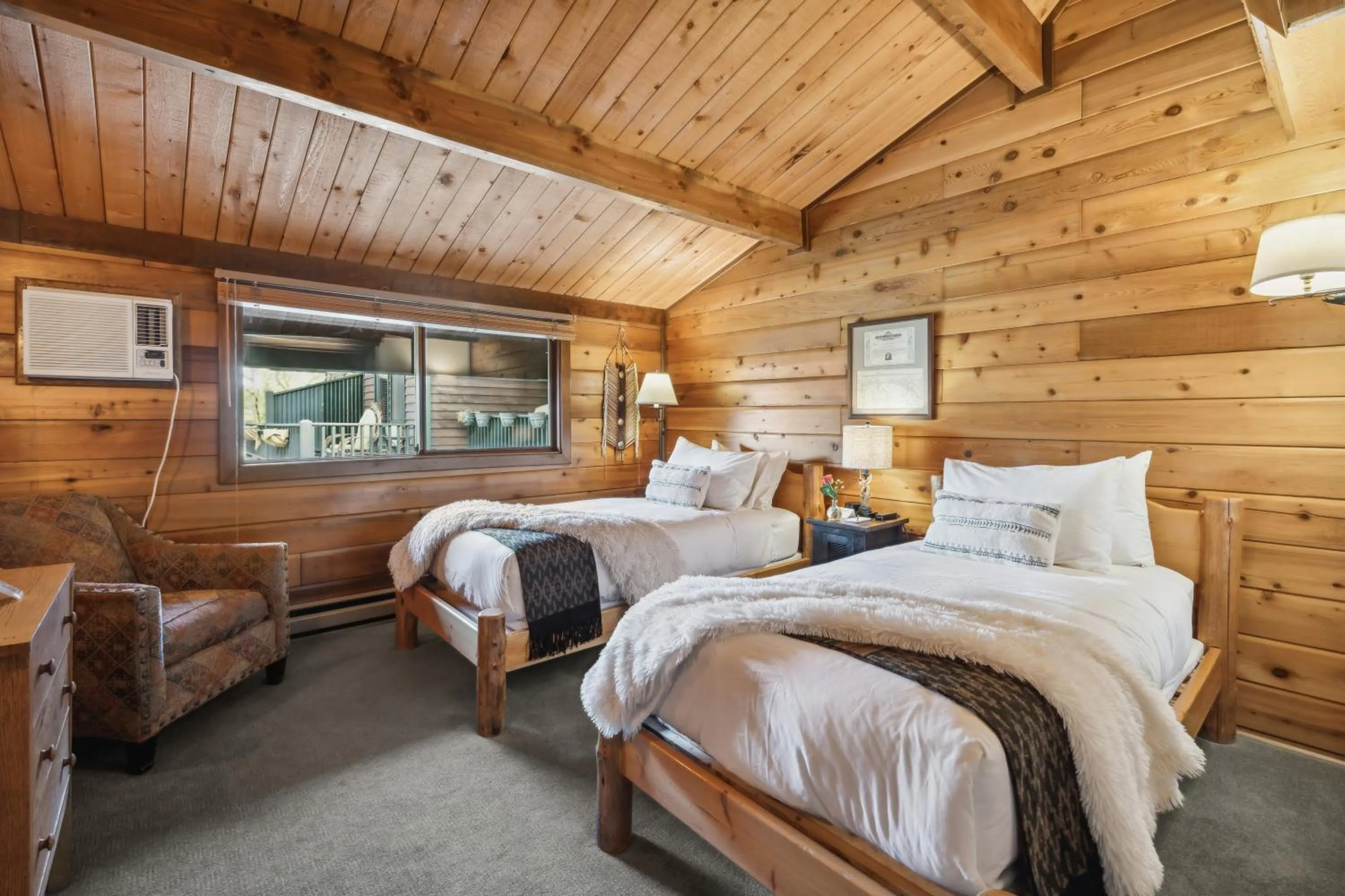 Bed in Good Medicine Lodge